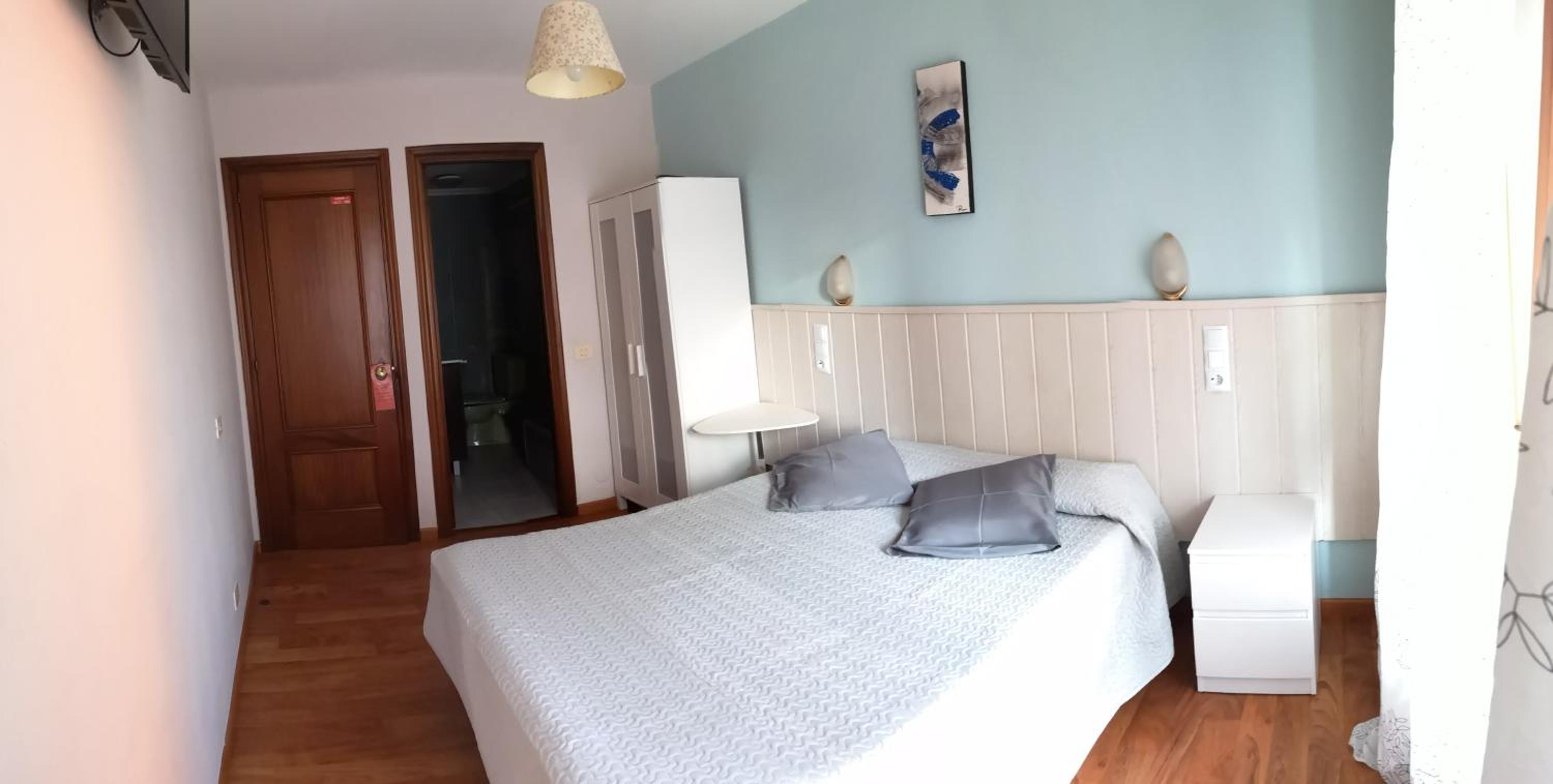 Double or Twin Room - Photo 4
