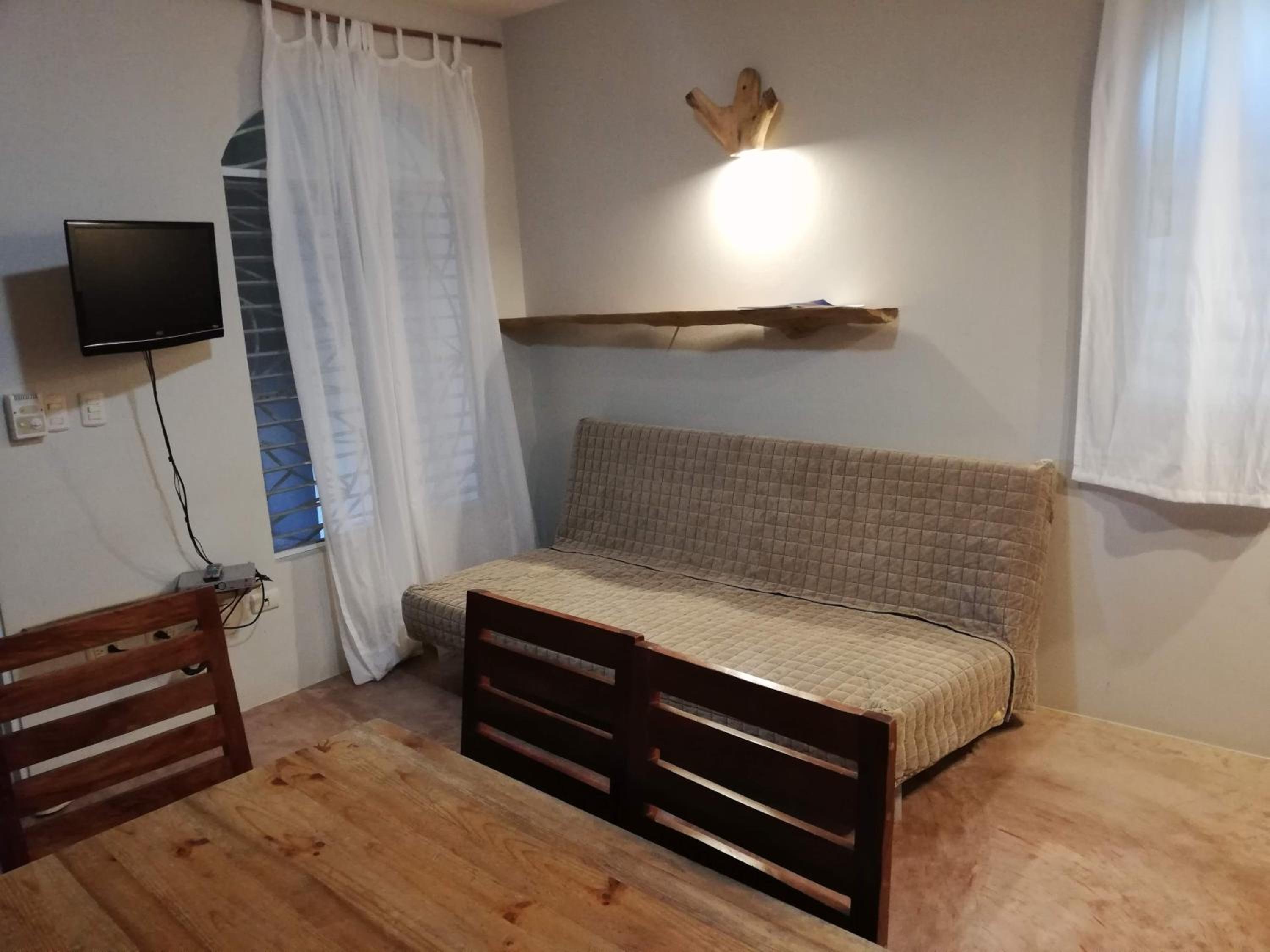 Two-Bedroom Apartment (6 Adults)