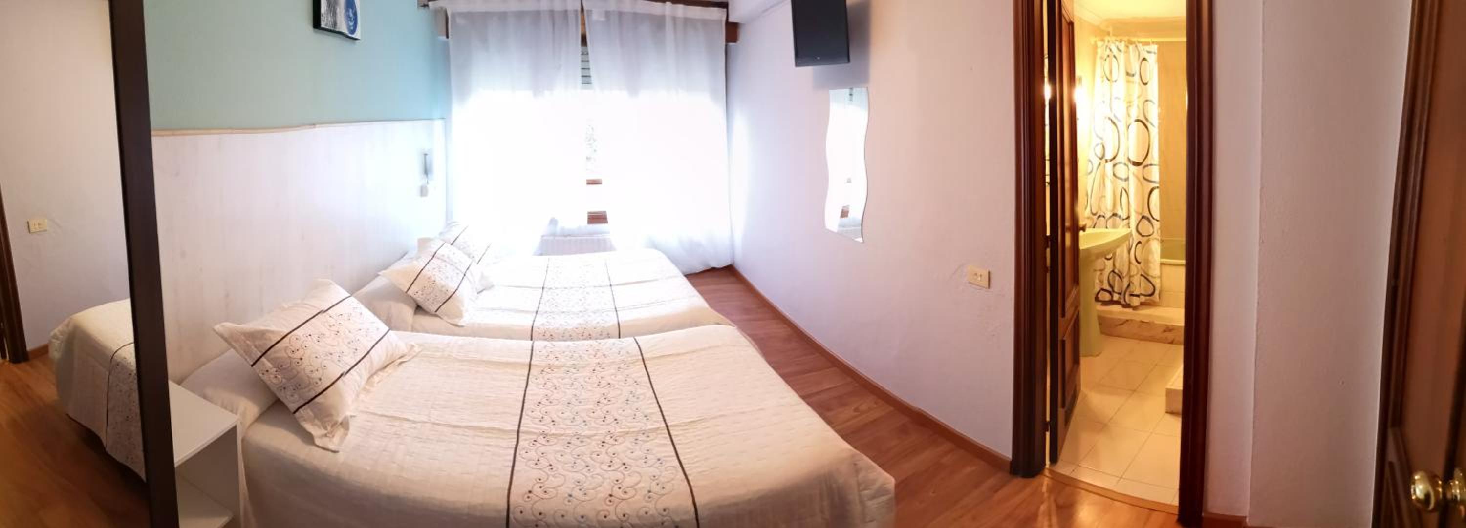 Triple Room - Photo 6