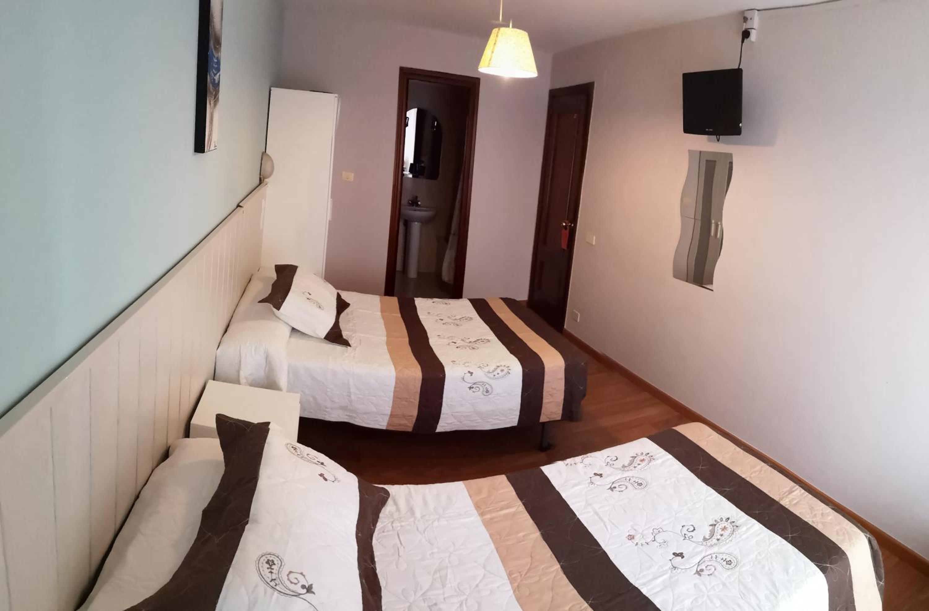 Triple Room - Photo 2