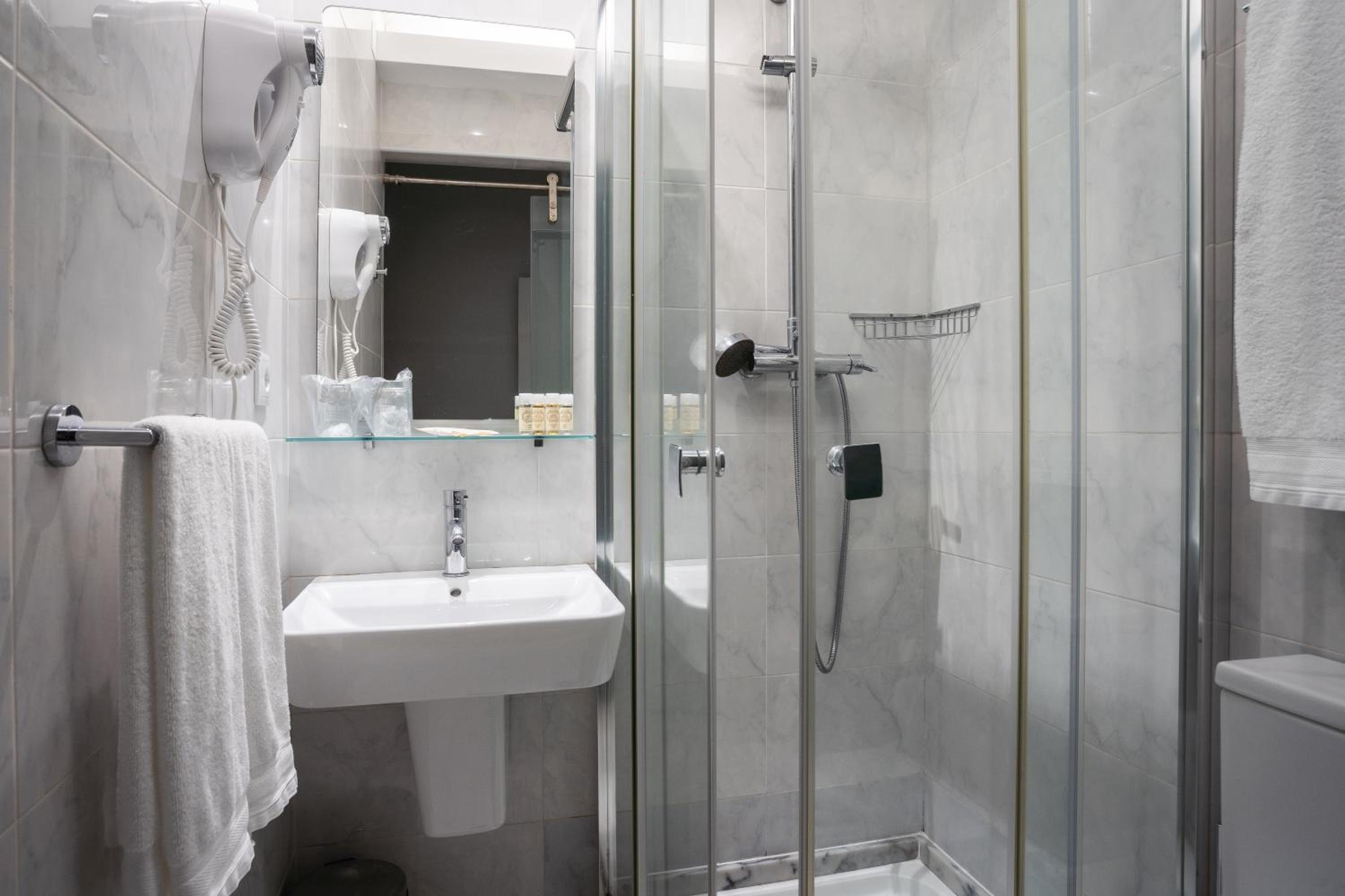 Basic Double Room