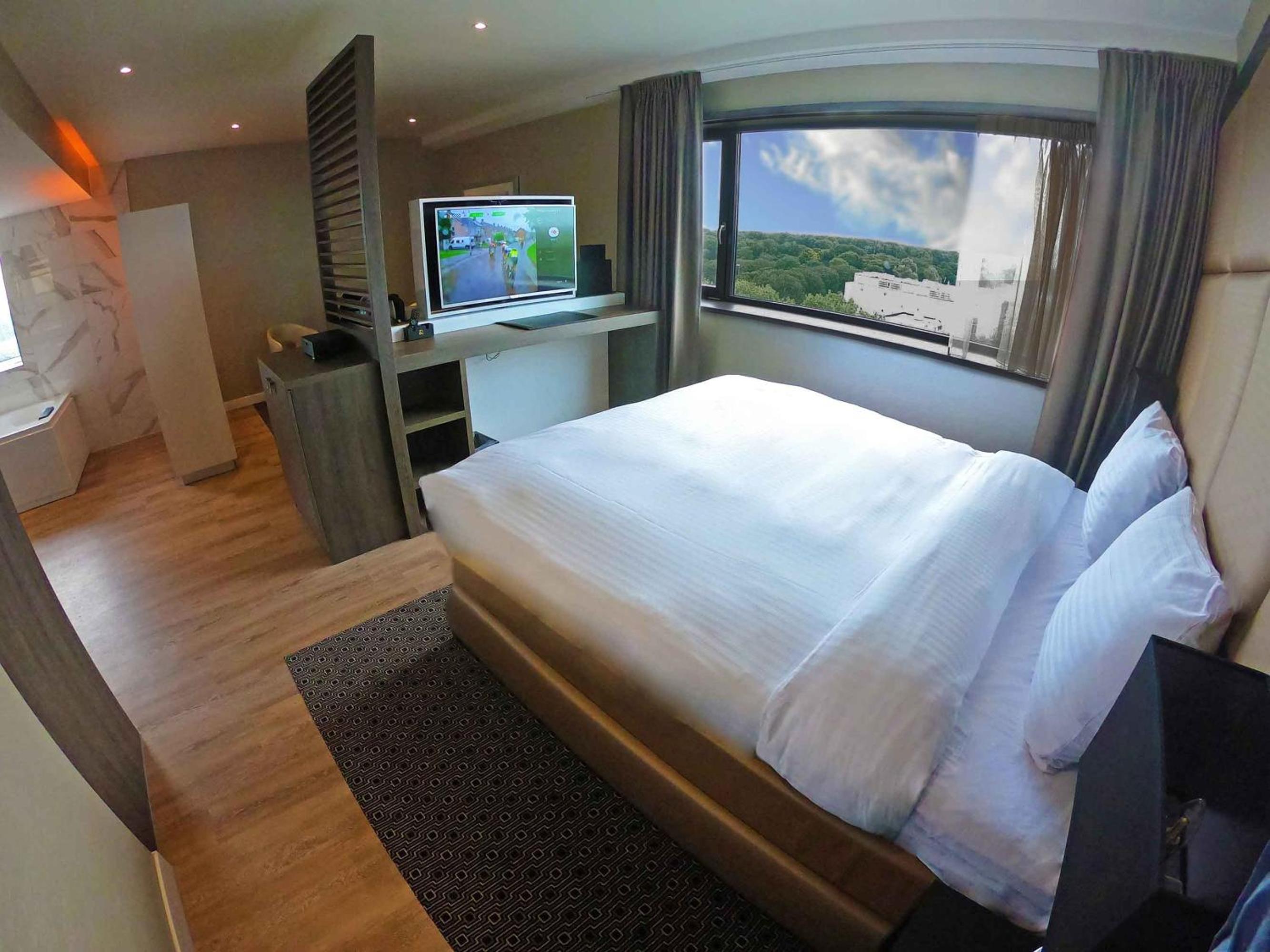 Deluxe Suite - Photo 1