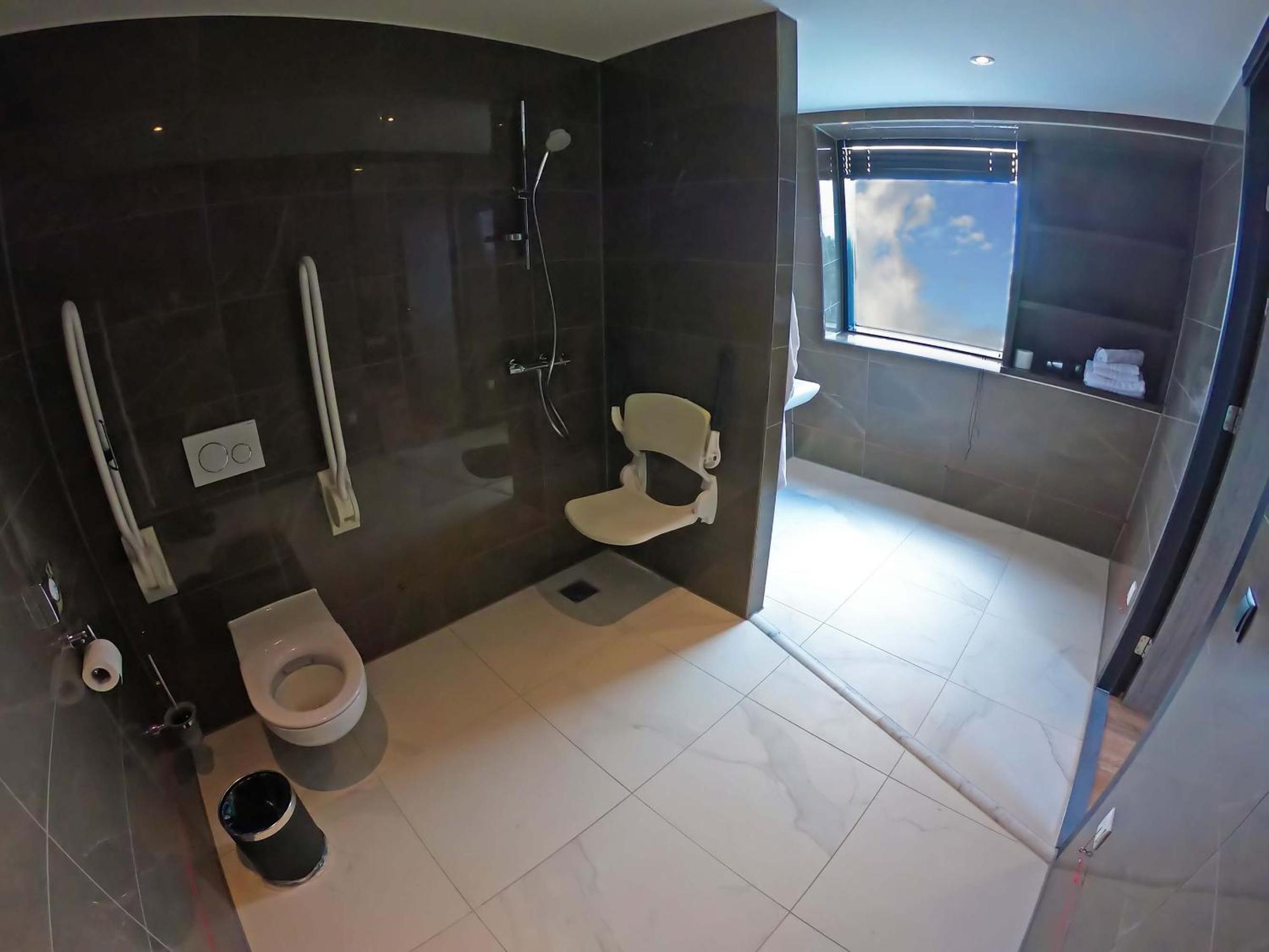 Double Room - Disability Access - Photo 4