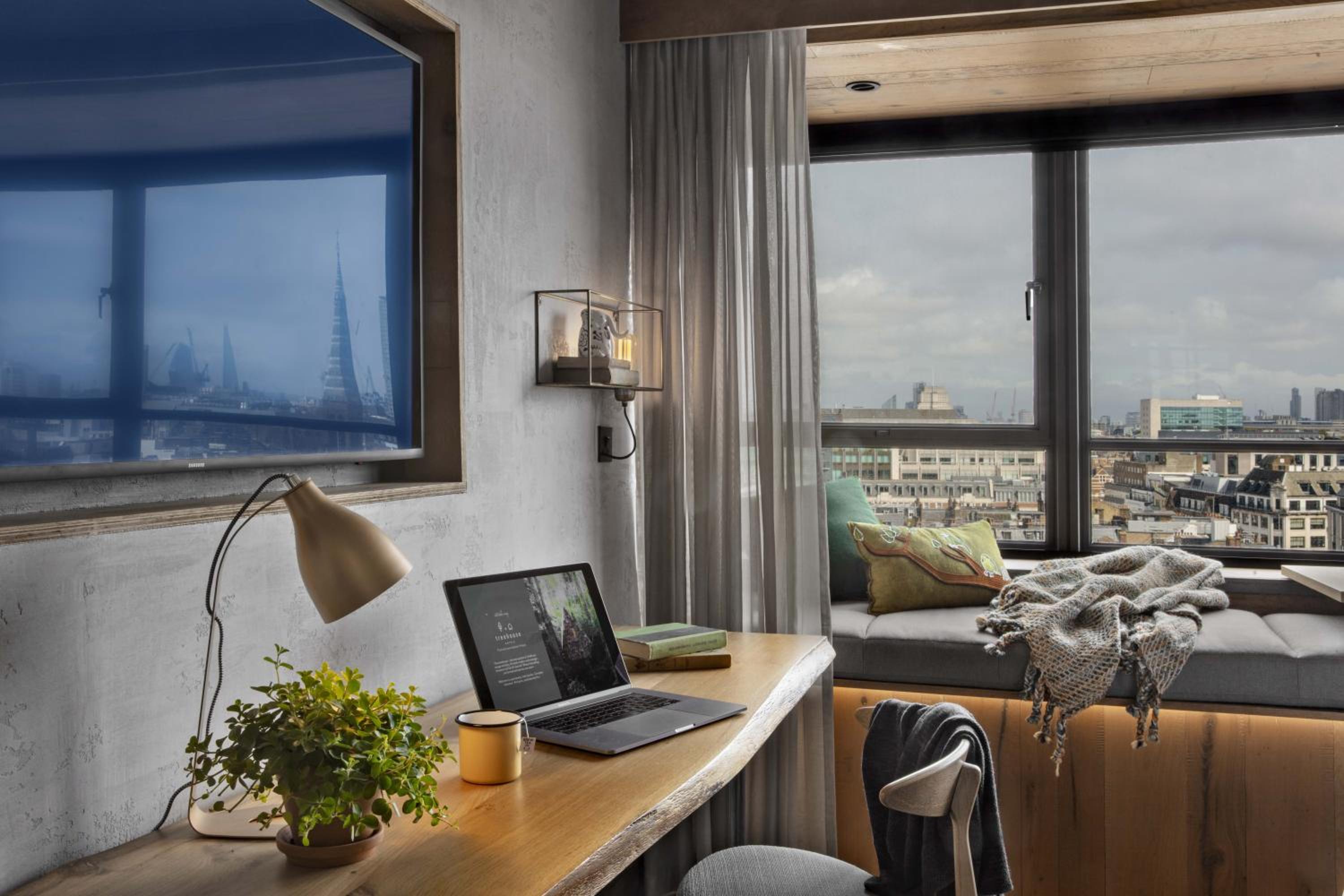 Superior King Room photo 2