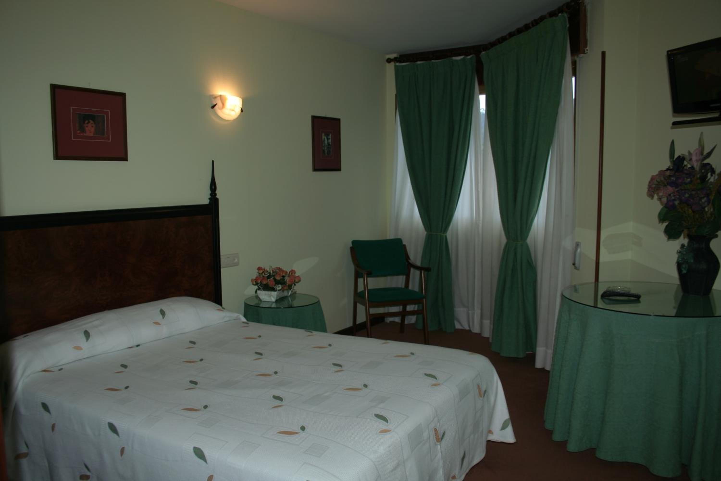 Double or Twin Room photo 2
