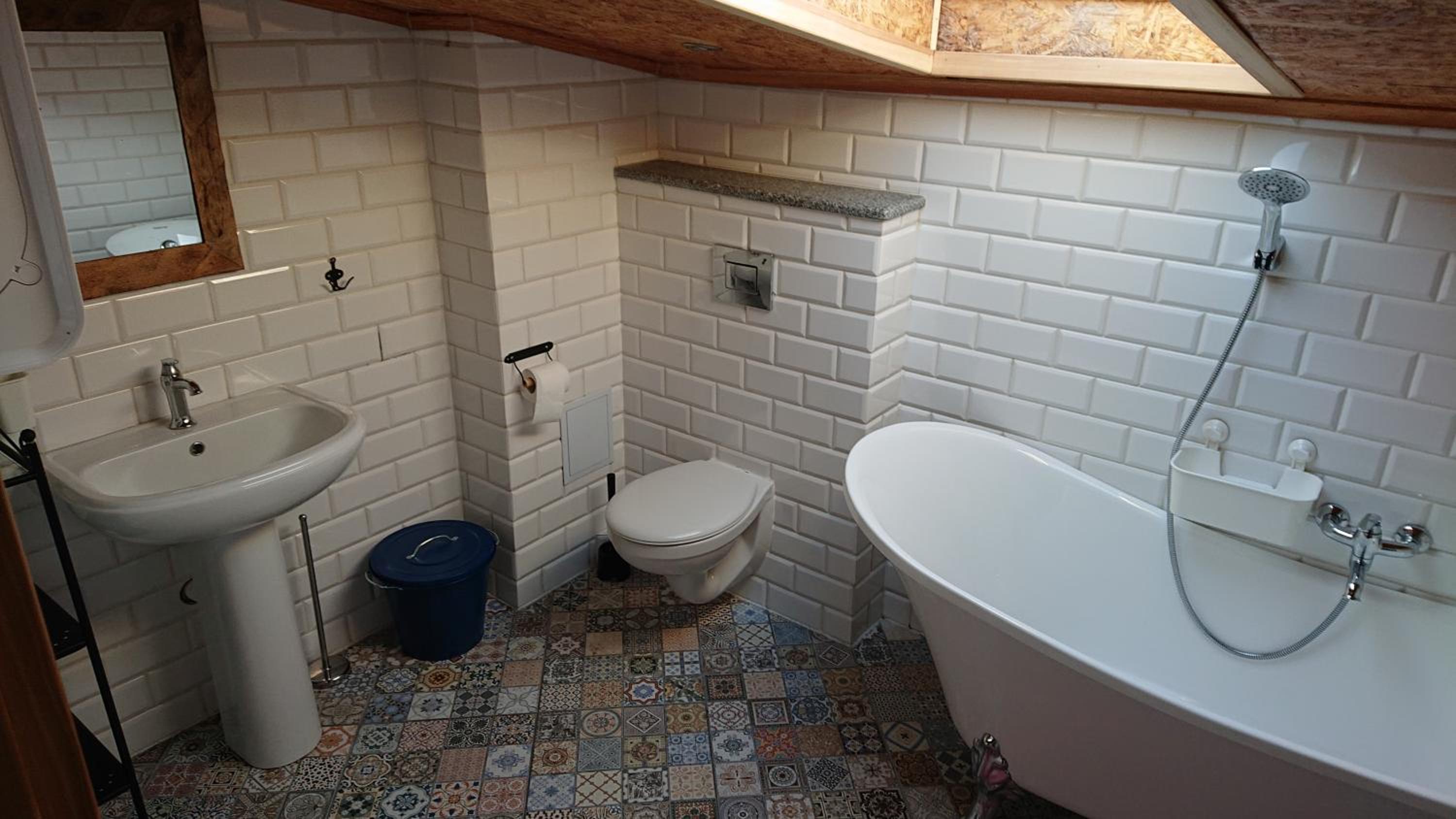 One-Bedroom Apartment - Photo 6