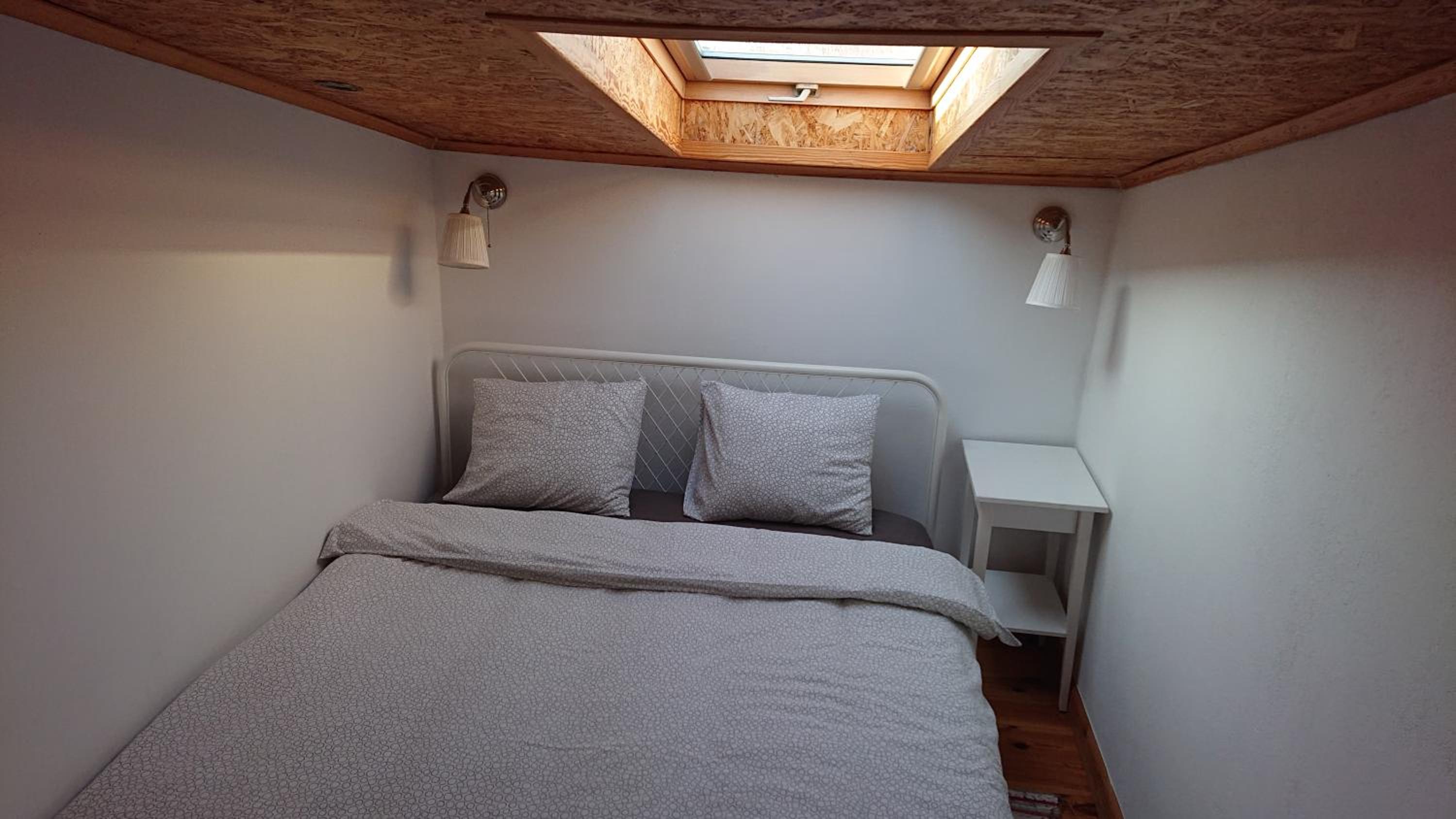 One-Bedroom Apartment - Photo 3