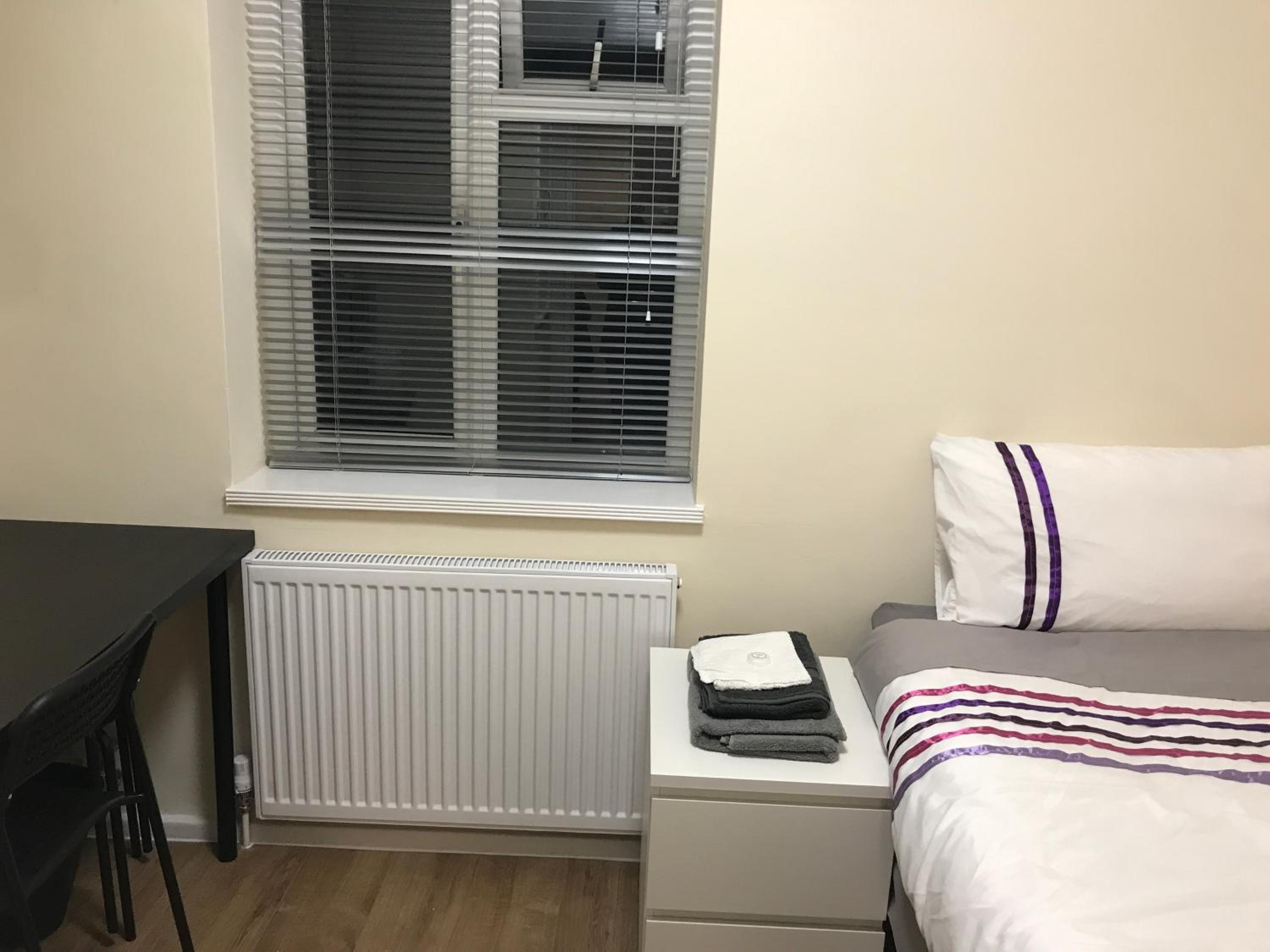 Small Single Room photo 3
