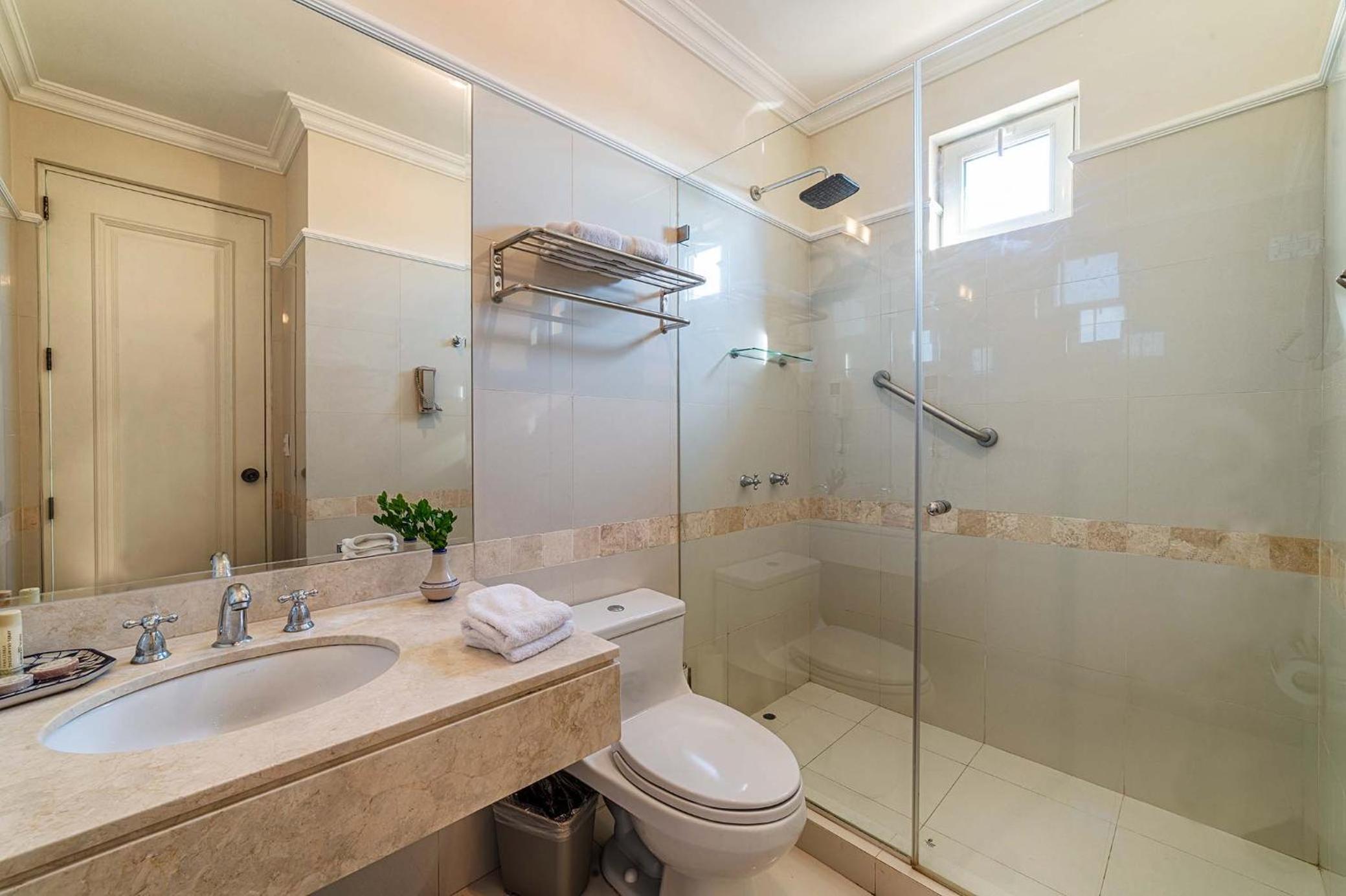 Standard Twin Room - Photo 2
