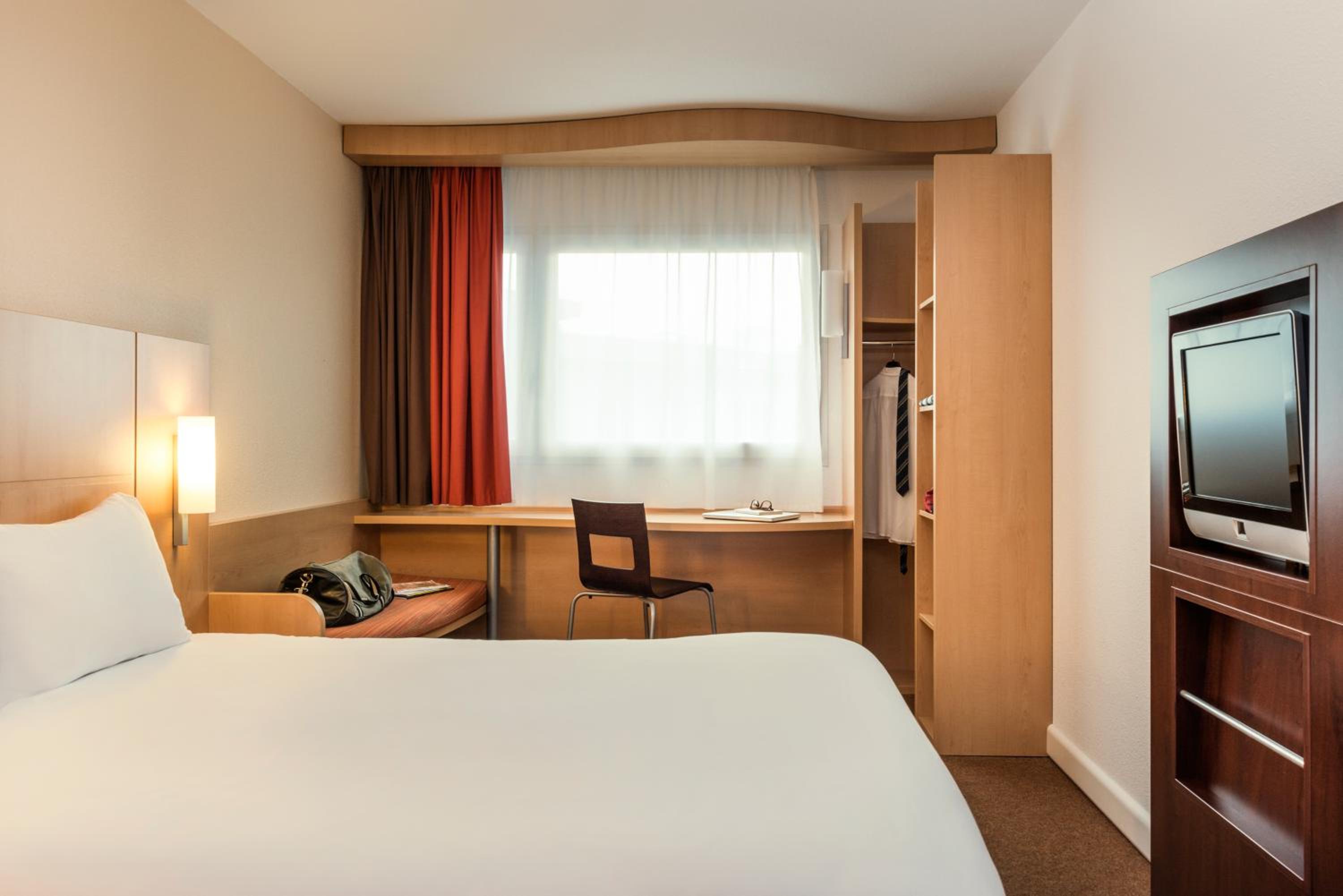 Standard Double Room - Photo 2