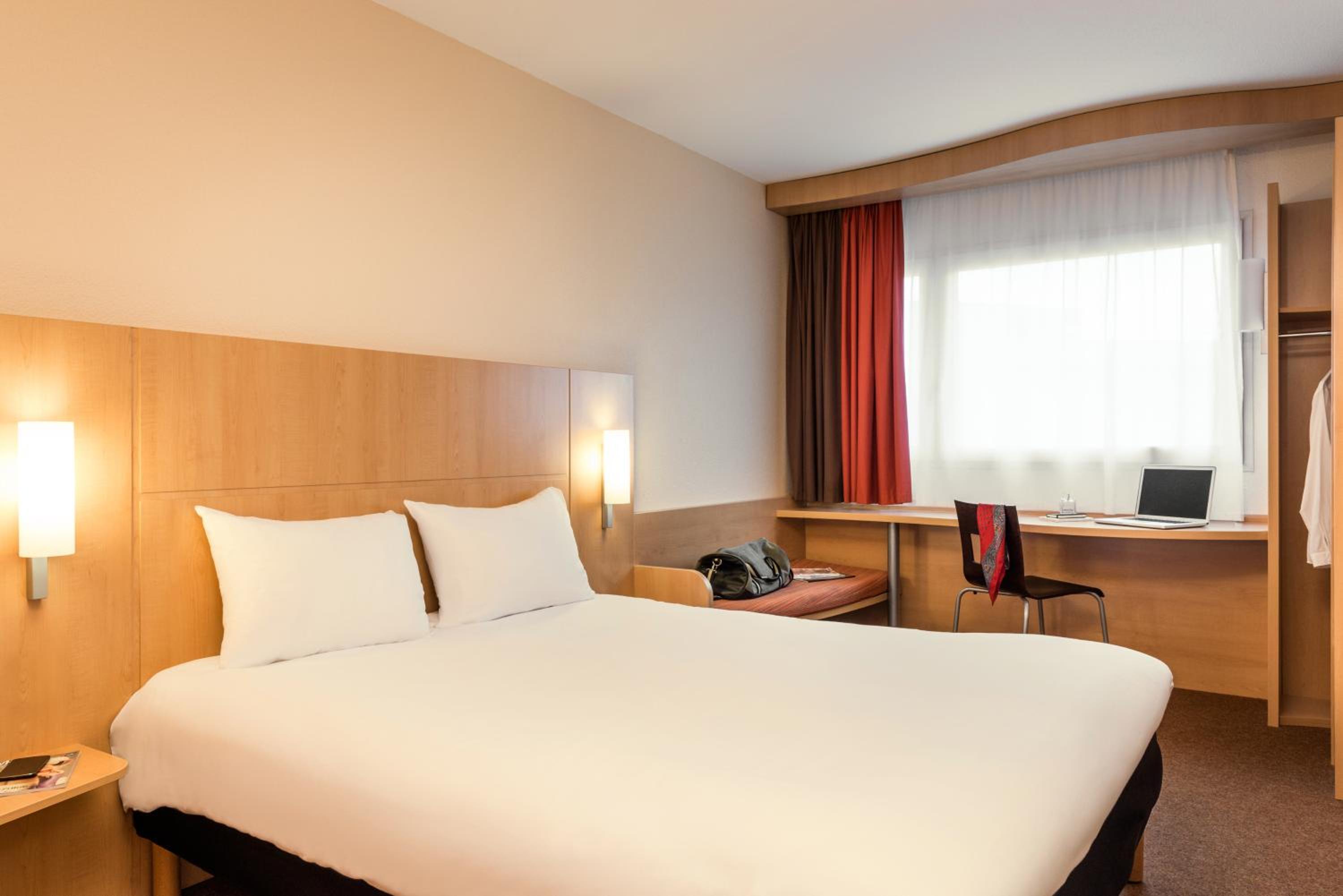 Standard Double Room - Photo 3