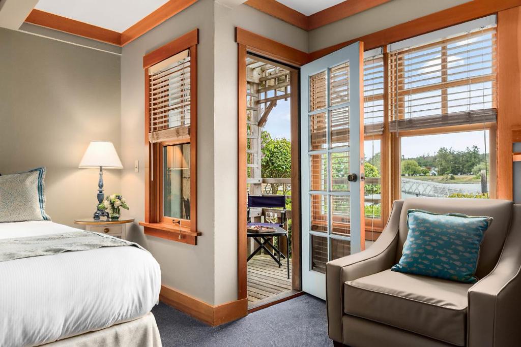 Queen Room with View