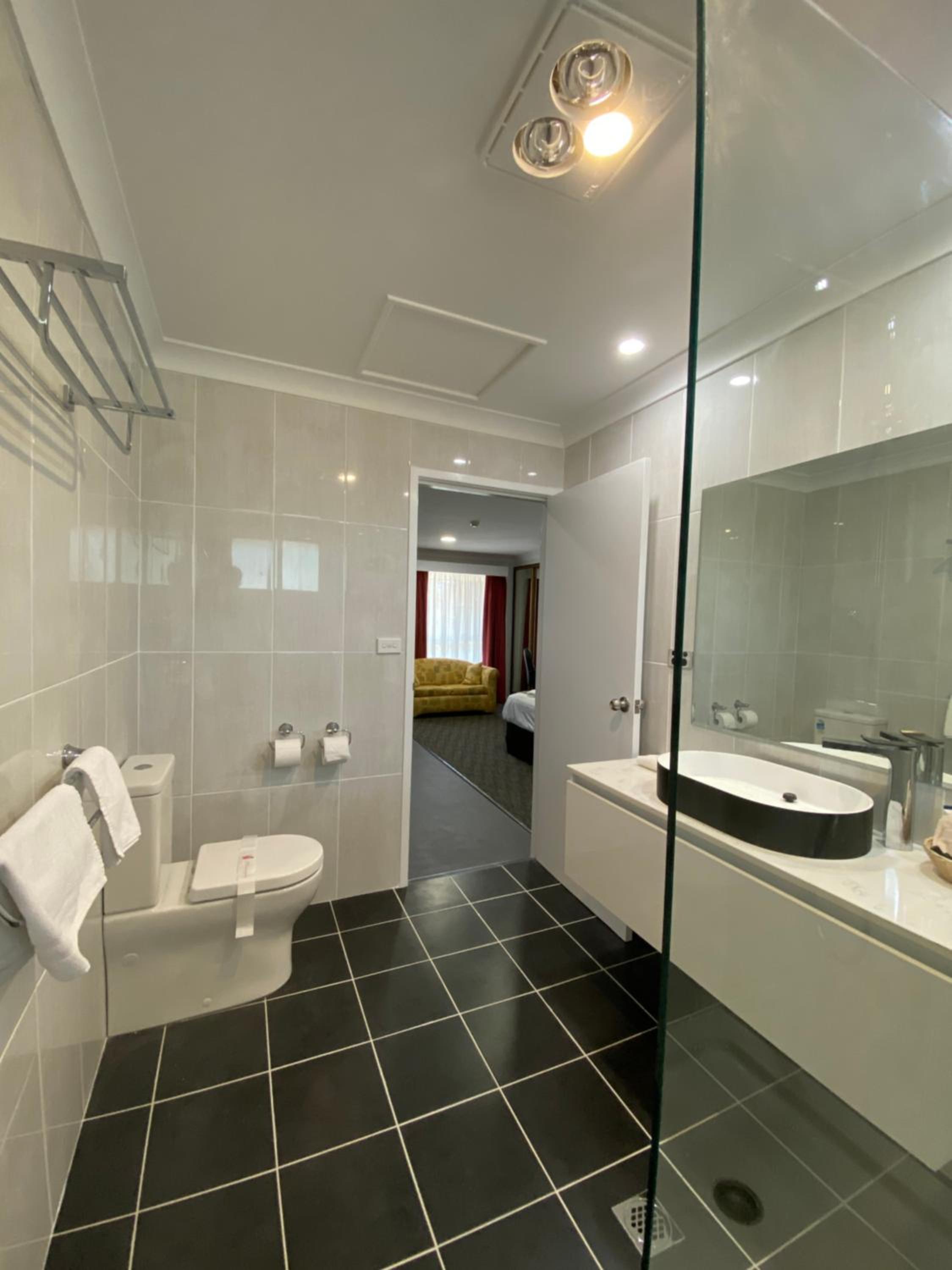 Executive Two-Bedroom Suite with Kitchen - Photo 3