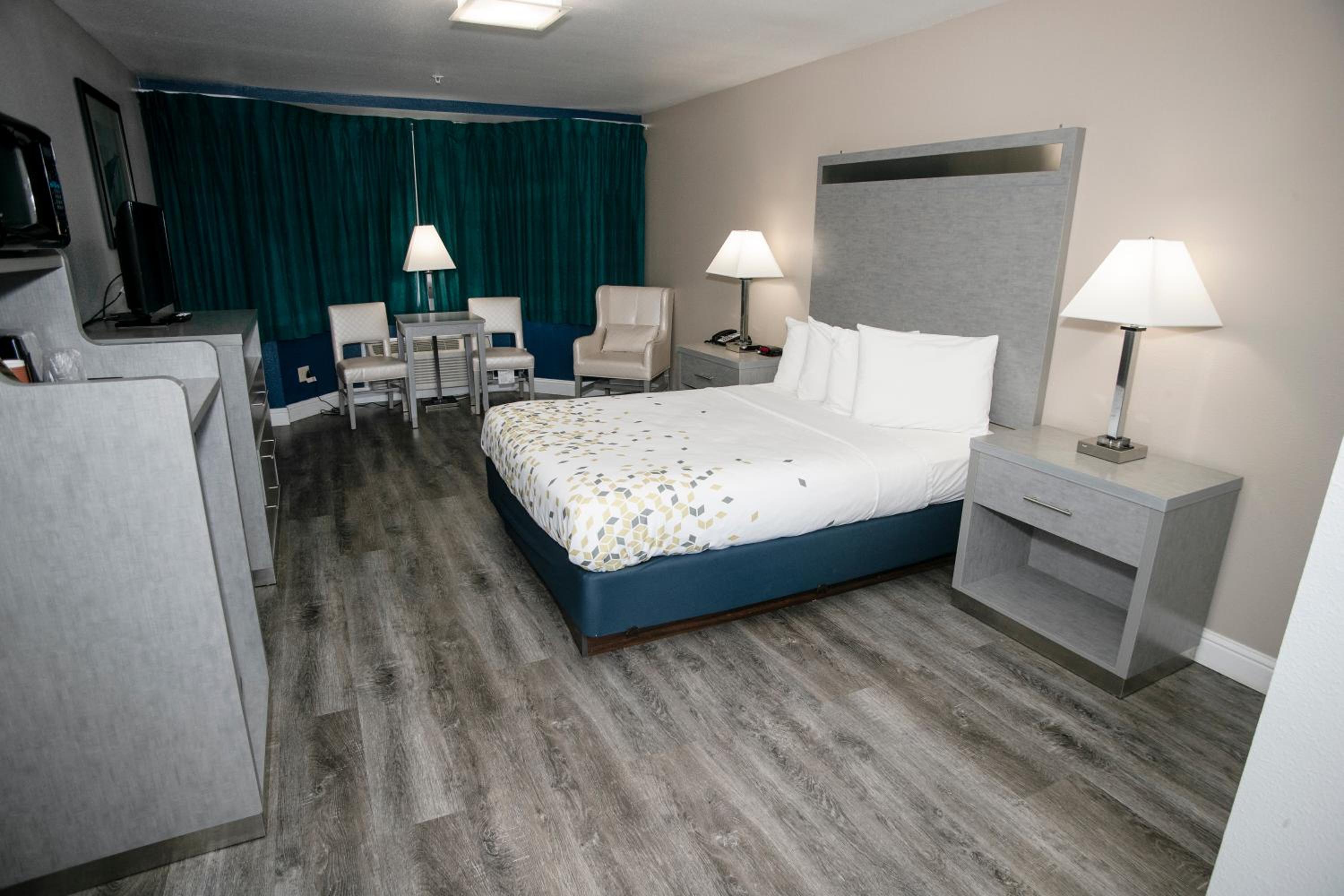 Deluxe Queen Room photo 2