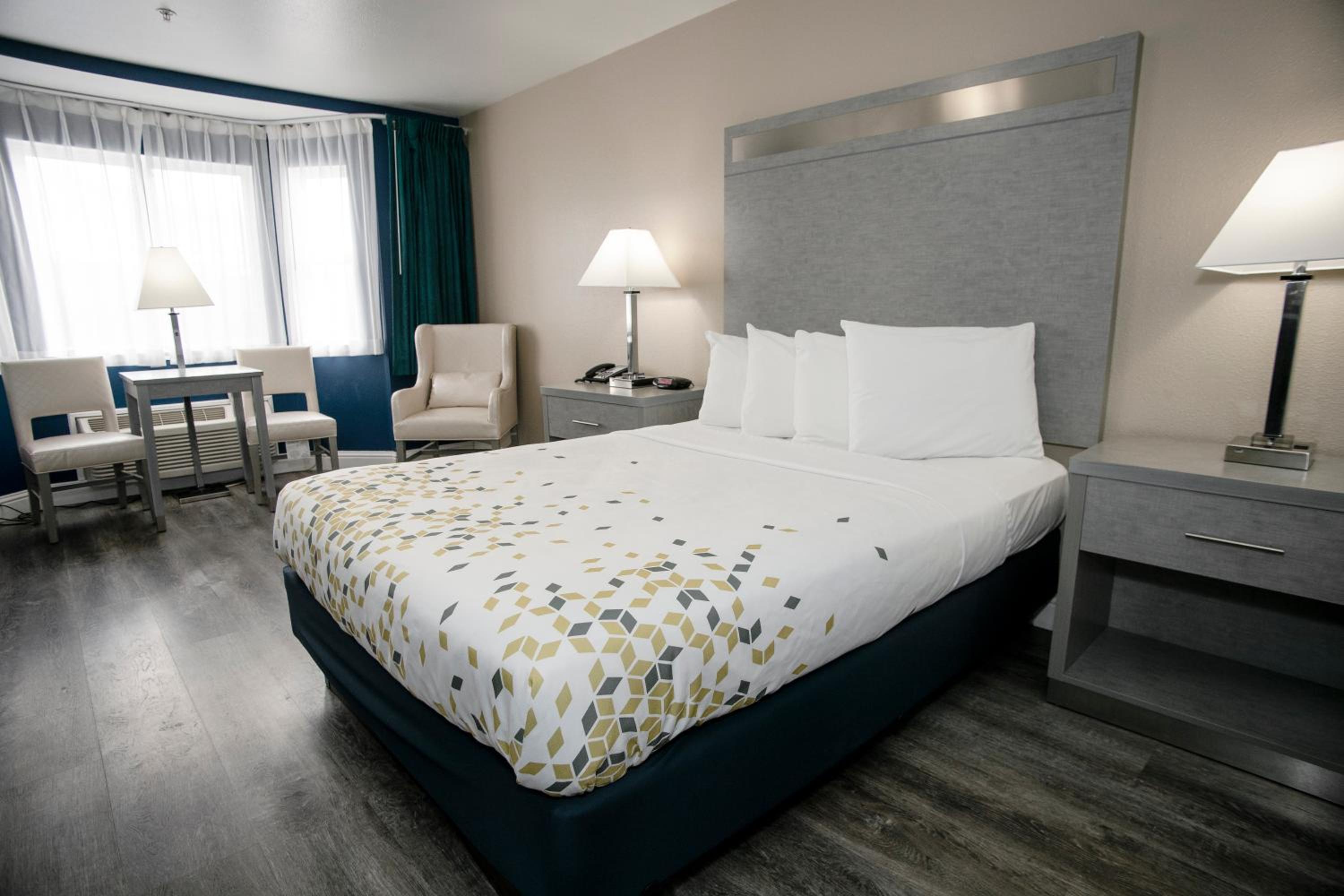 Deluxe Queen Room photo 1