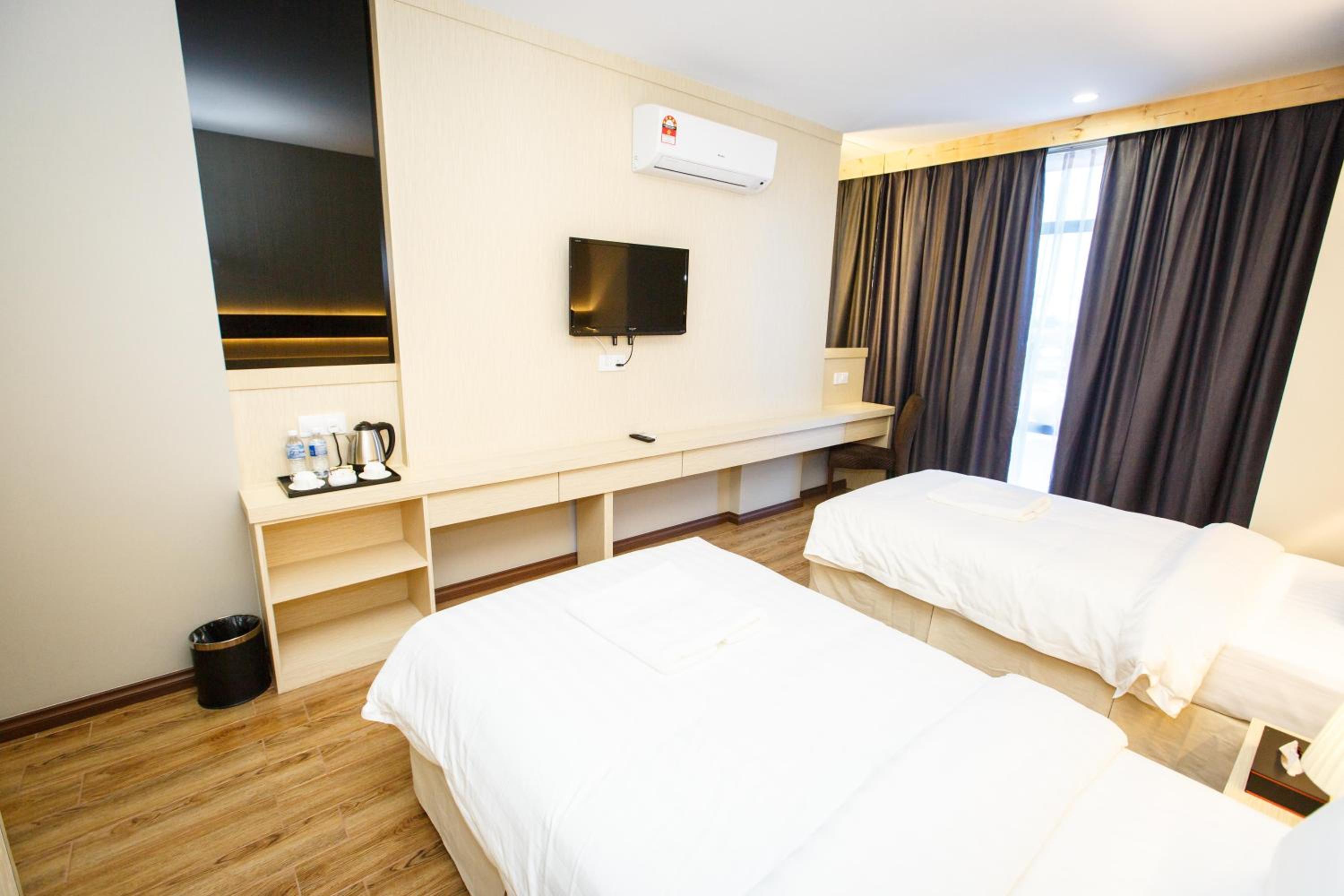 Deluxe Twin Room - Photo 3