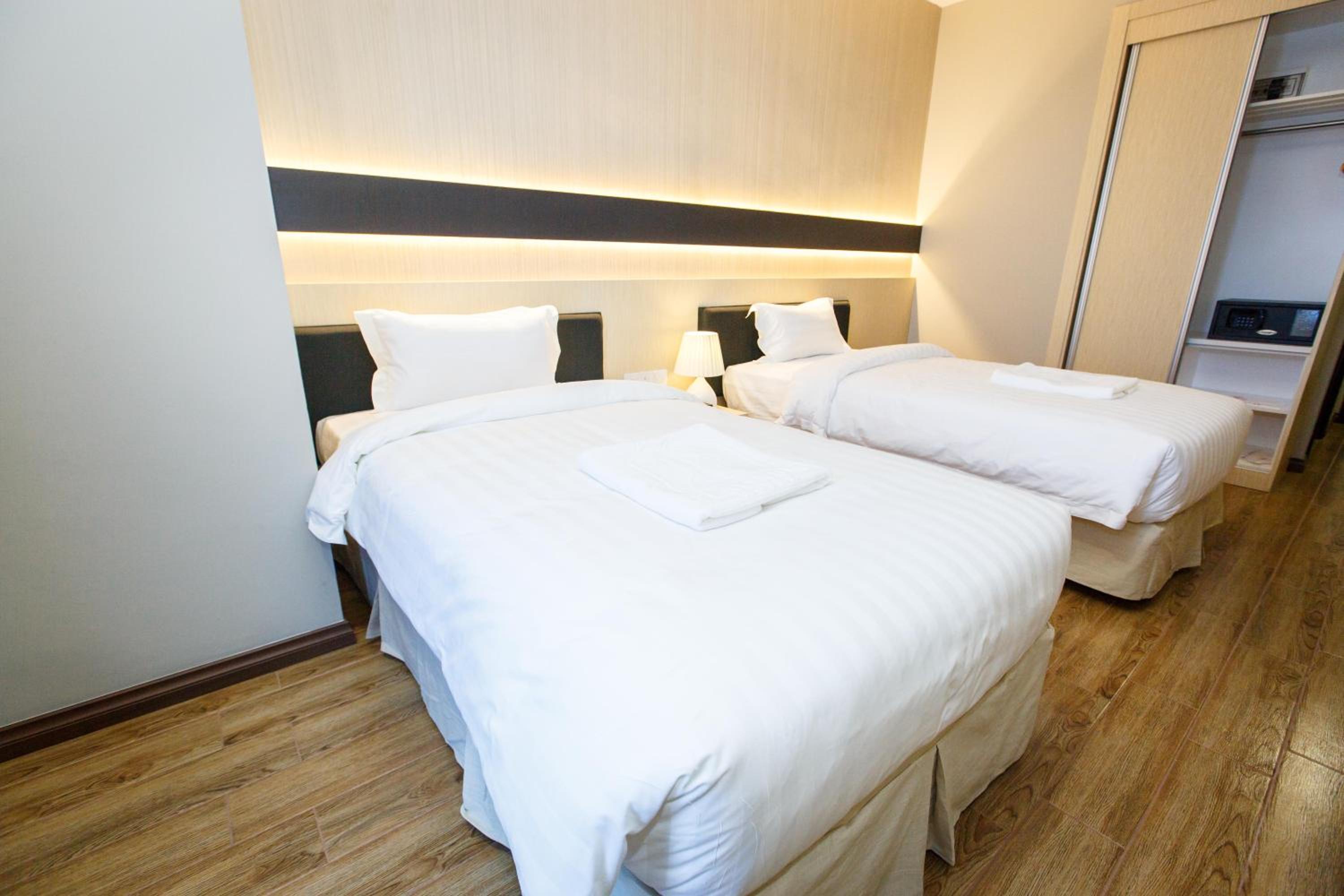 Deluxe Twin Room - Photo 2