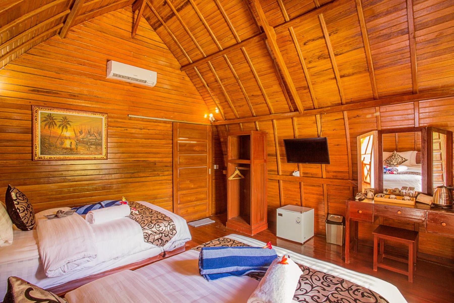 Twin Room with Balcony - Photo 2