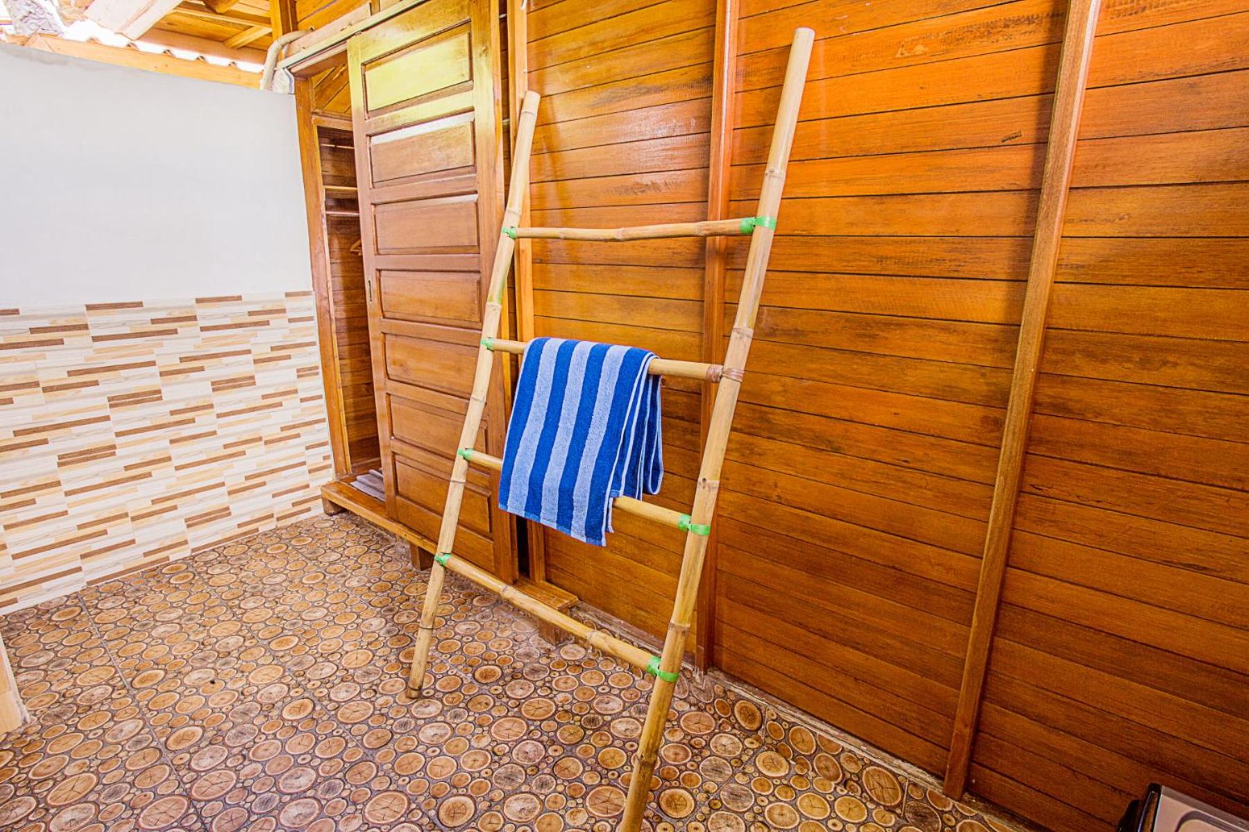 Twin Room with Balcony - Photo 3