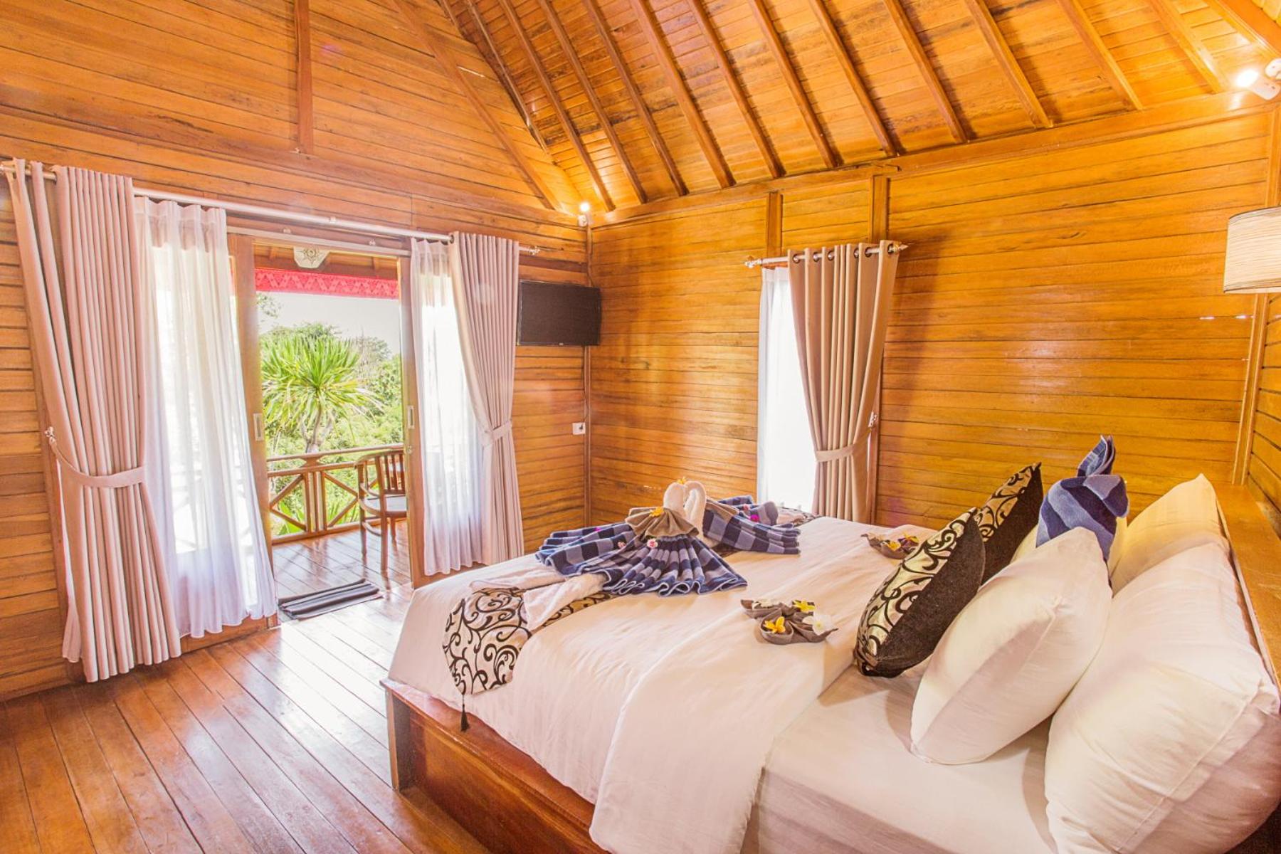 Deluxe Double Room with Balcony - Photo 4