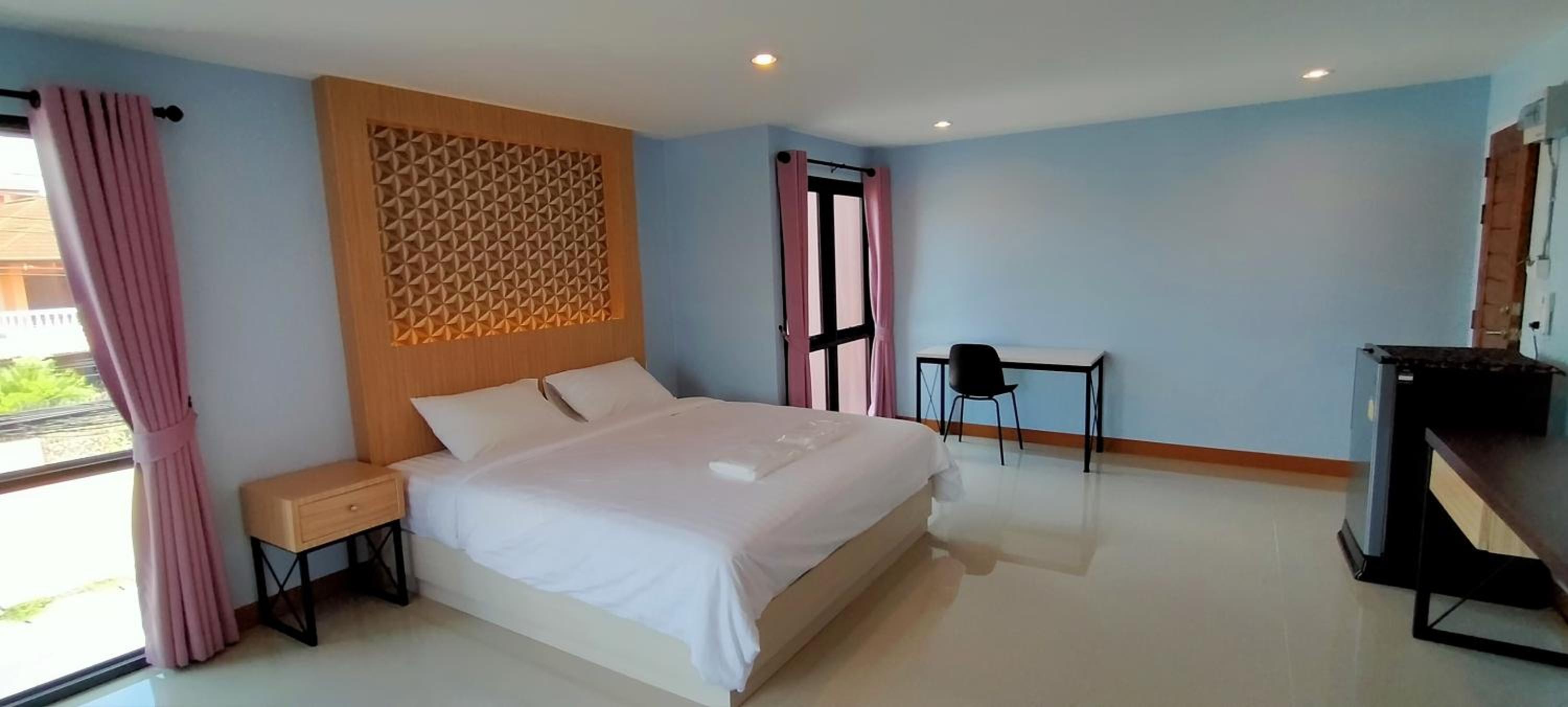 Deluxe Double or Twin Room with Balcony photo 2