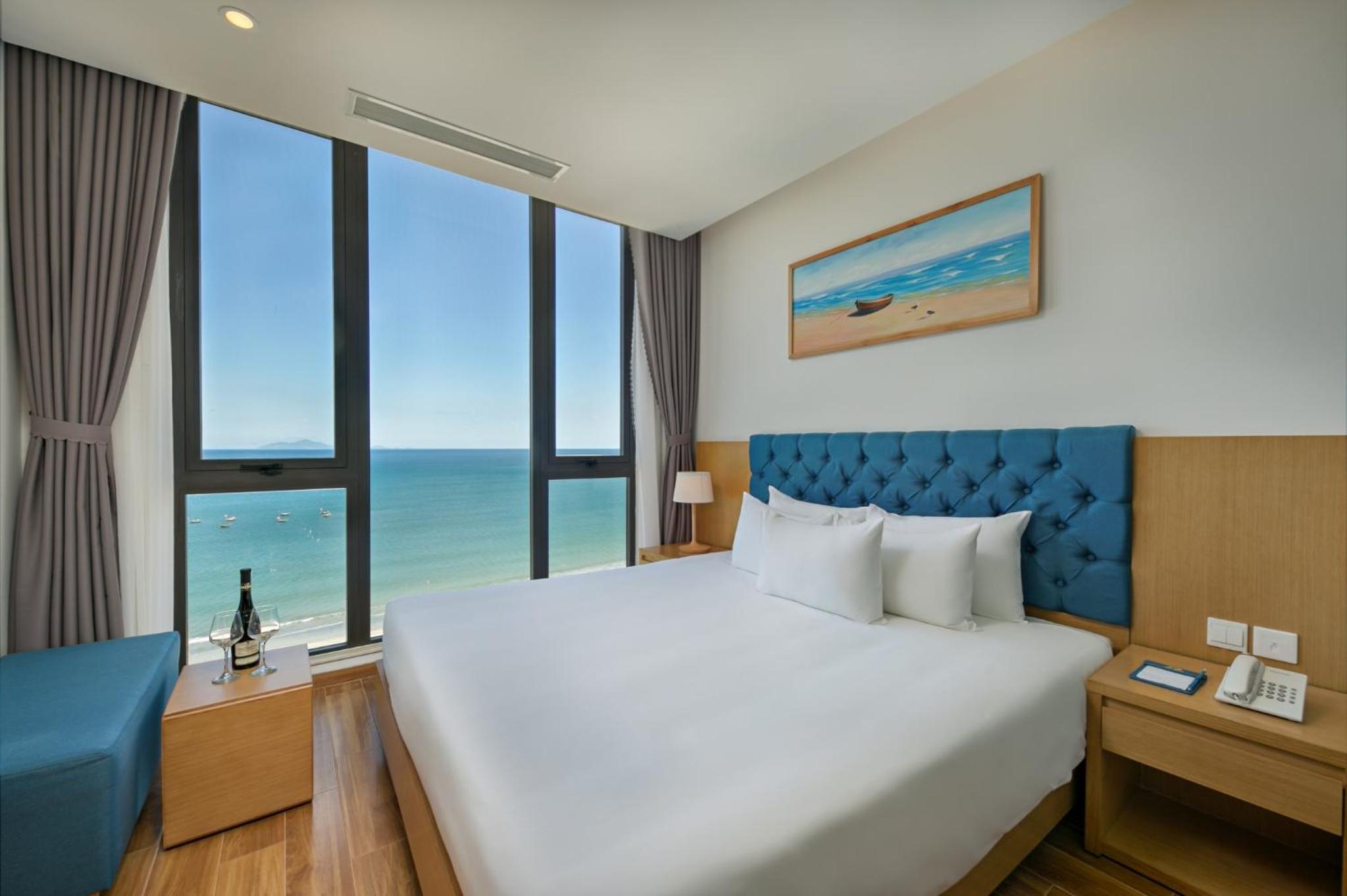 King Suite with Ocean View photo 1