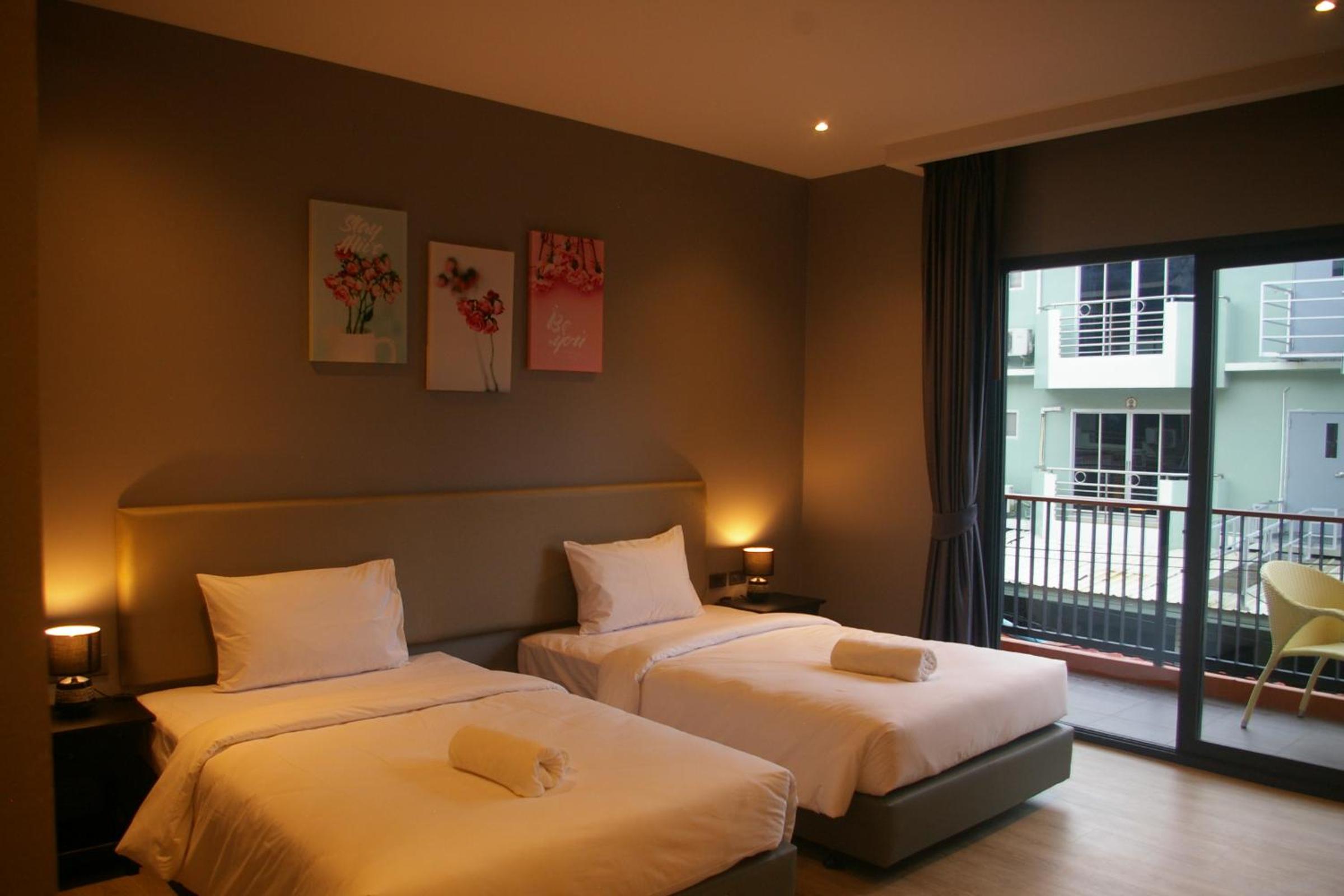 Twin Room with Balcony photo 2