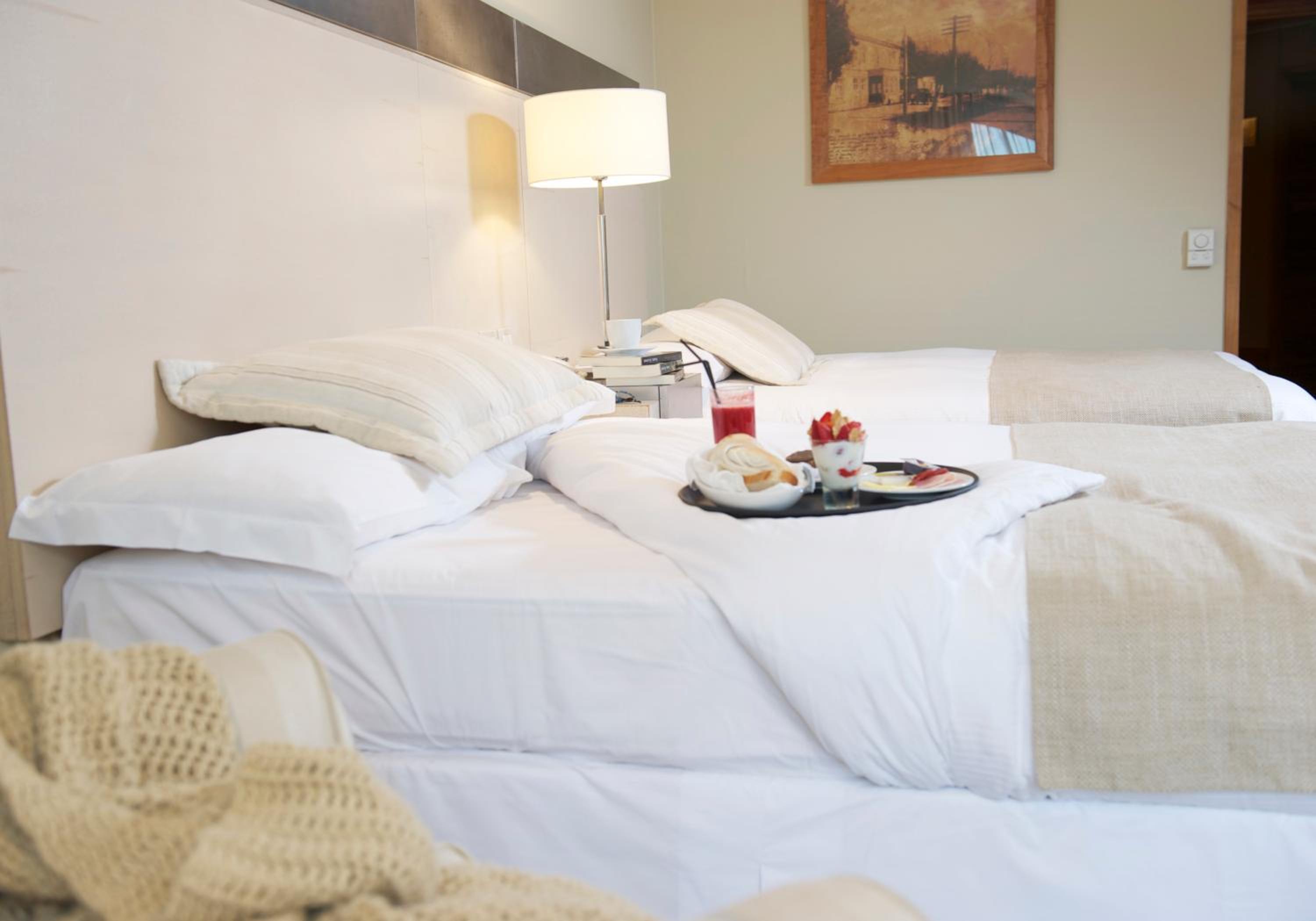 Twin Room - Non-Smoking - Photo 1