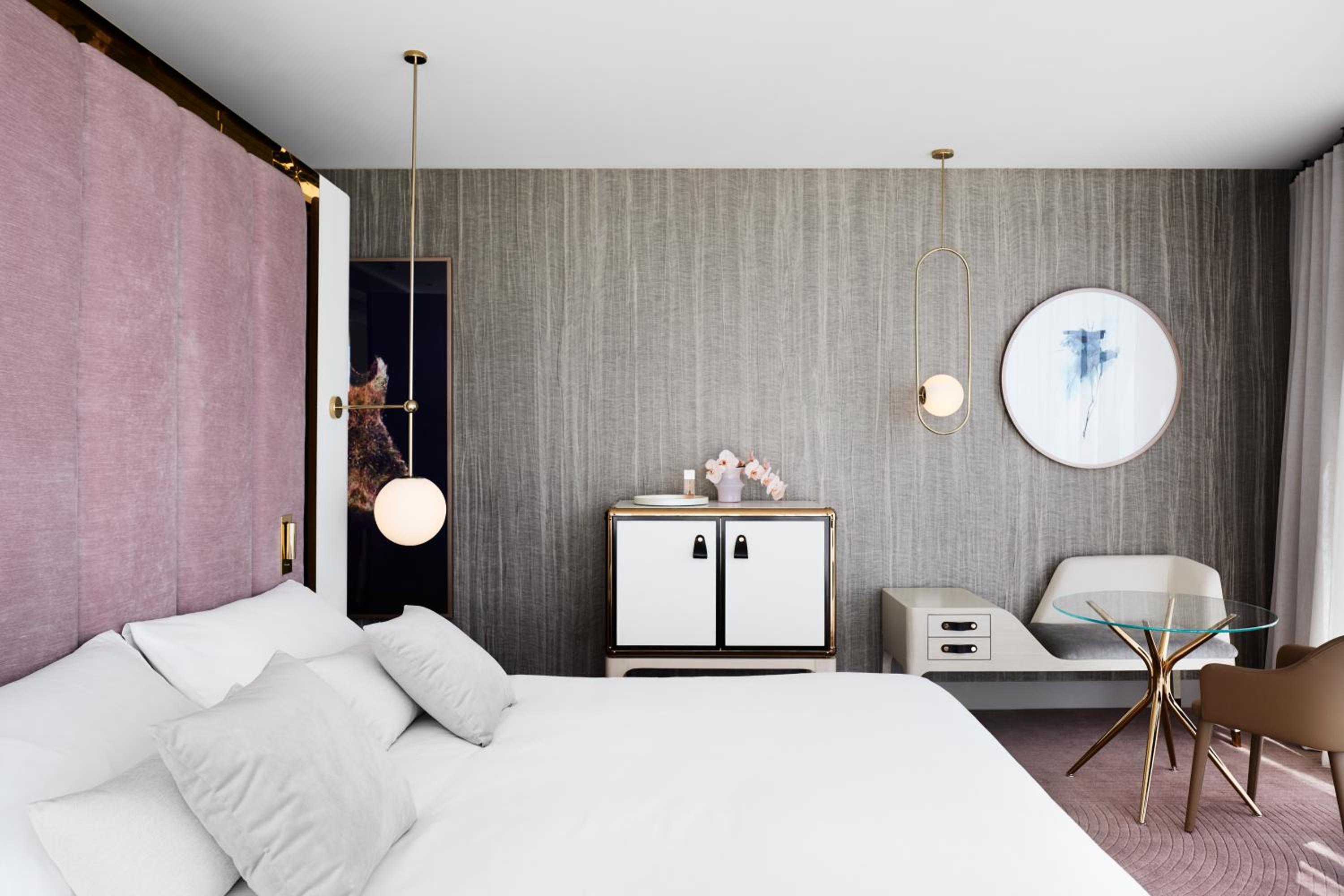 Deluxe King Suite - Photo 9