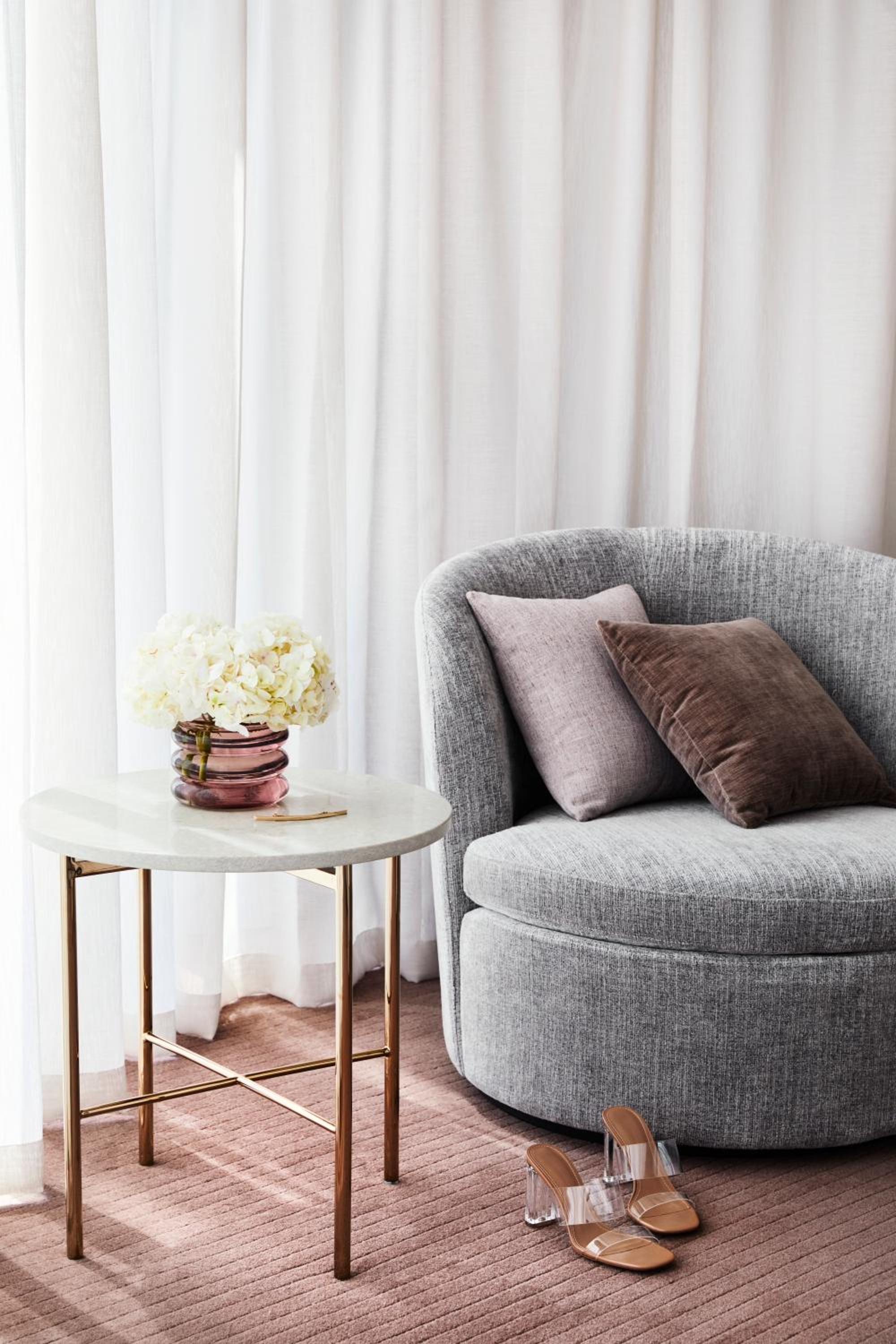 Deluxe King Suite - Photo 10