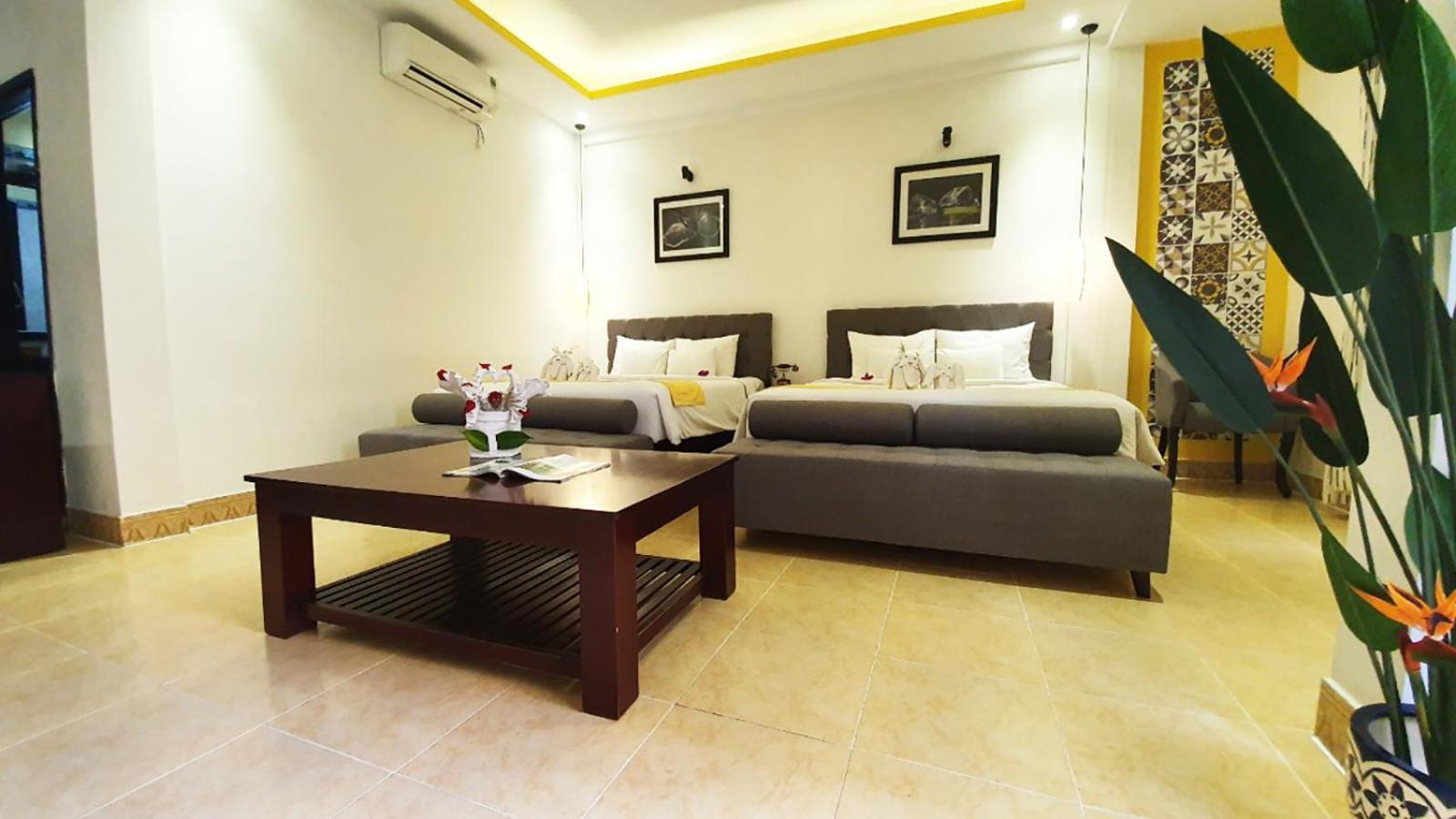 Family Room - Photo 4