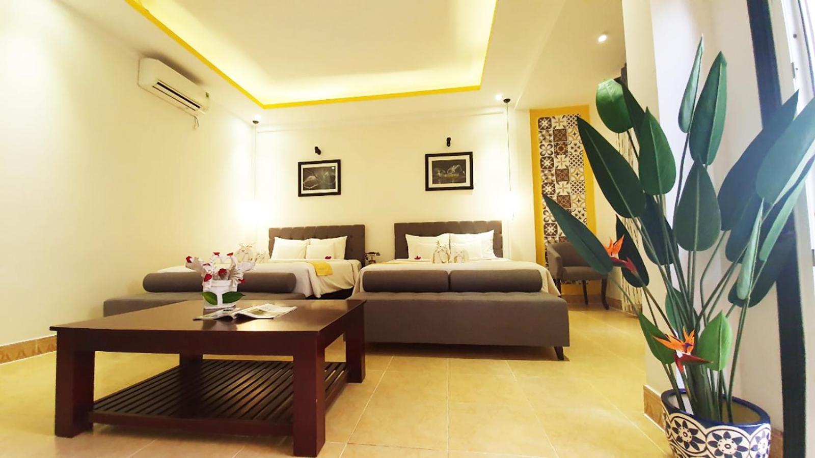 Family Room - Photo 2