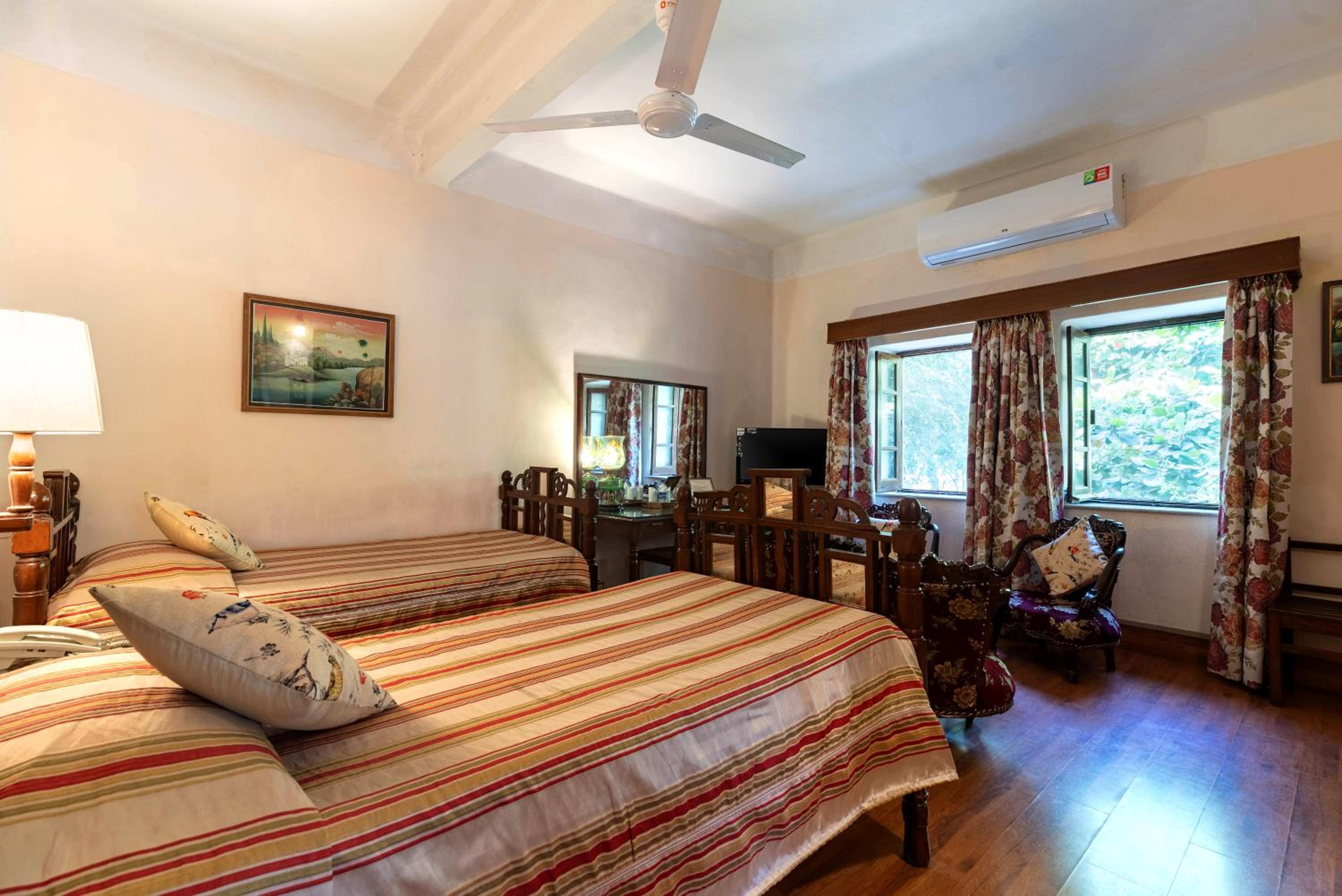 Deluxe Room - Photo 7