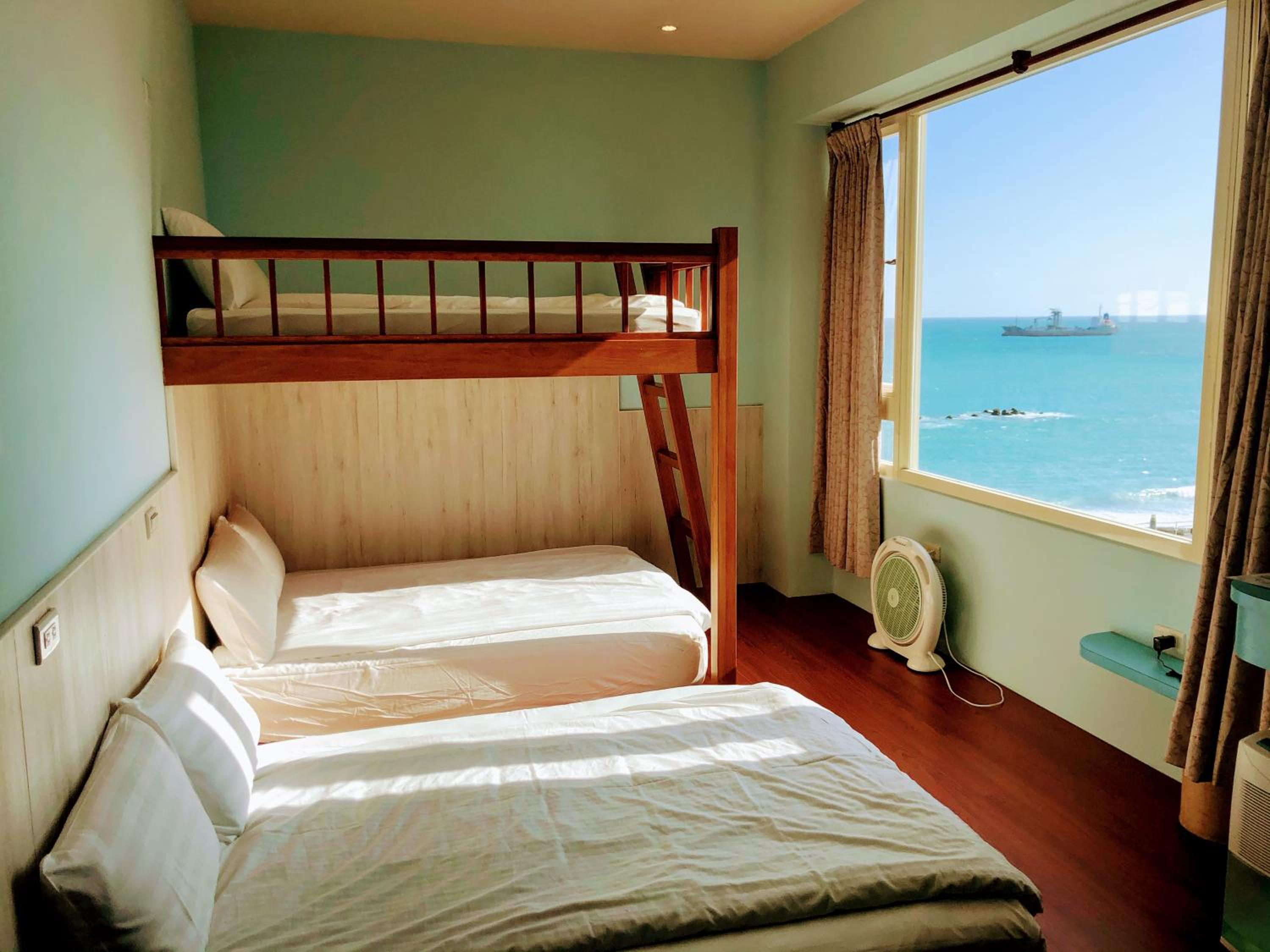 Family Room with Sea View