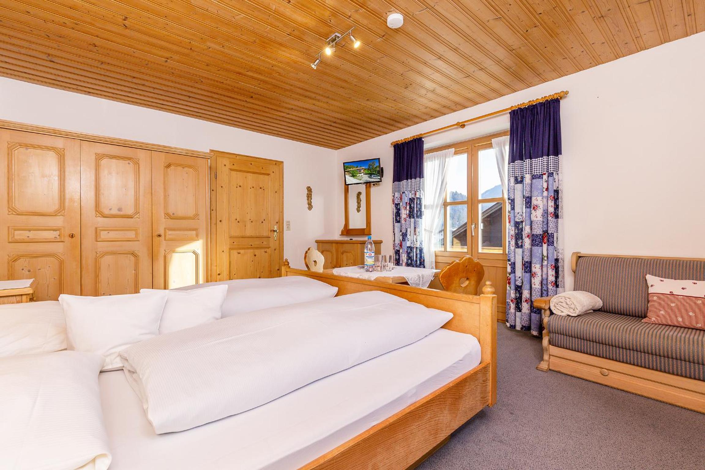 Double Room with Balcony photo 2