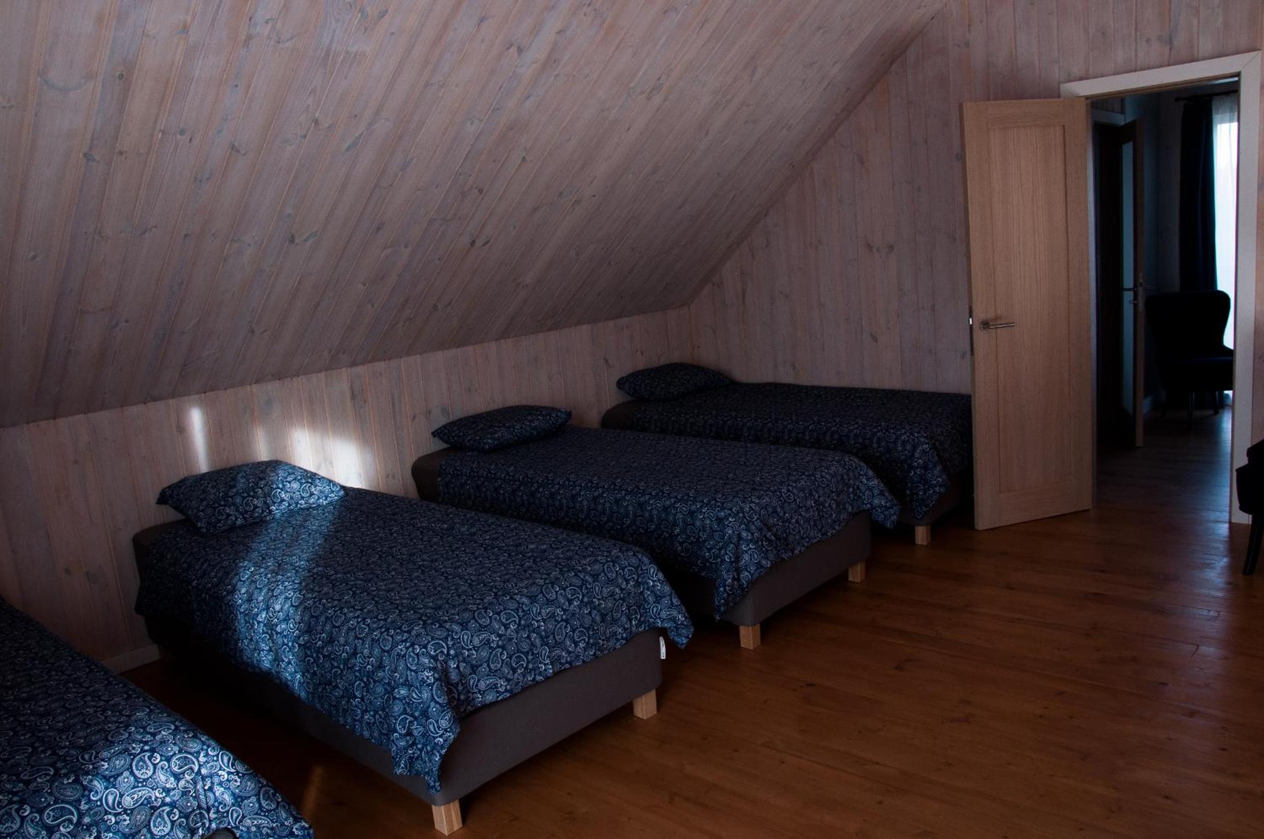 Two-Bedroom House - Photo 4