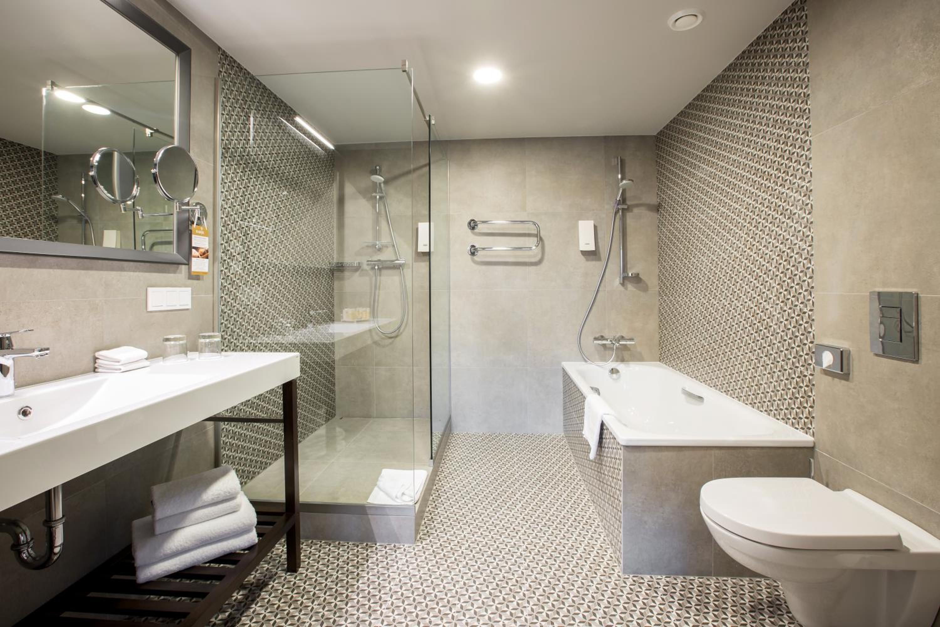 One-Bedroom Suite - Photo 20