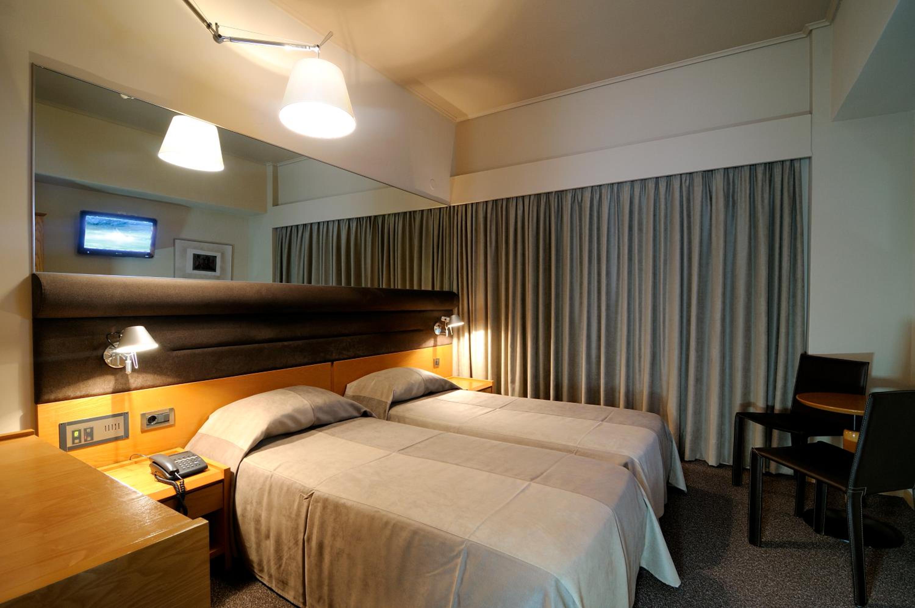 Twin Room - Photo 7