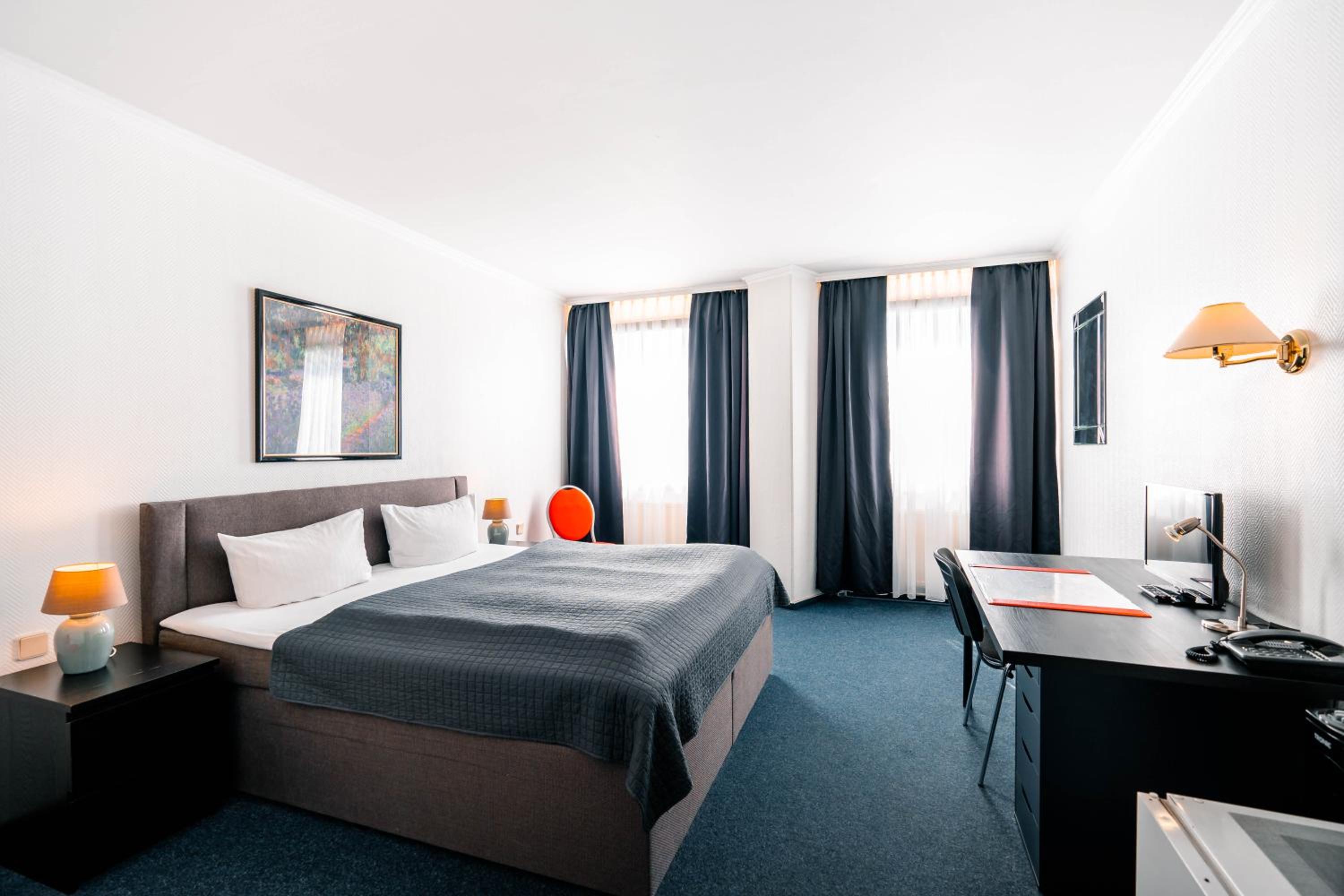 Double or Twin Room photo 2