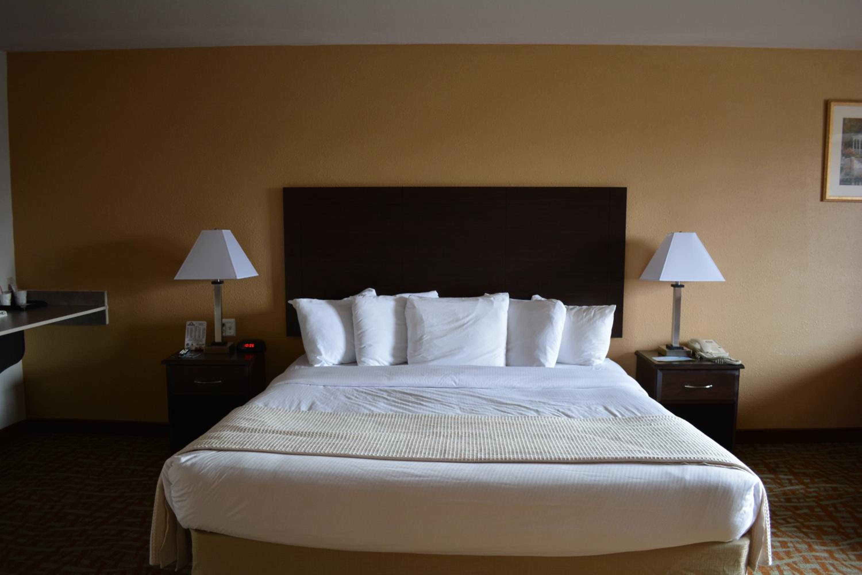 Queen Room - Disability Access/Non-Smoking - Photo 4