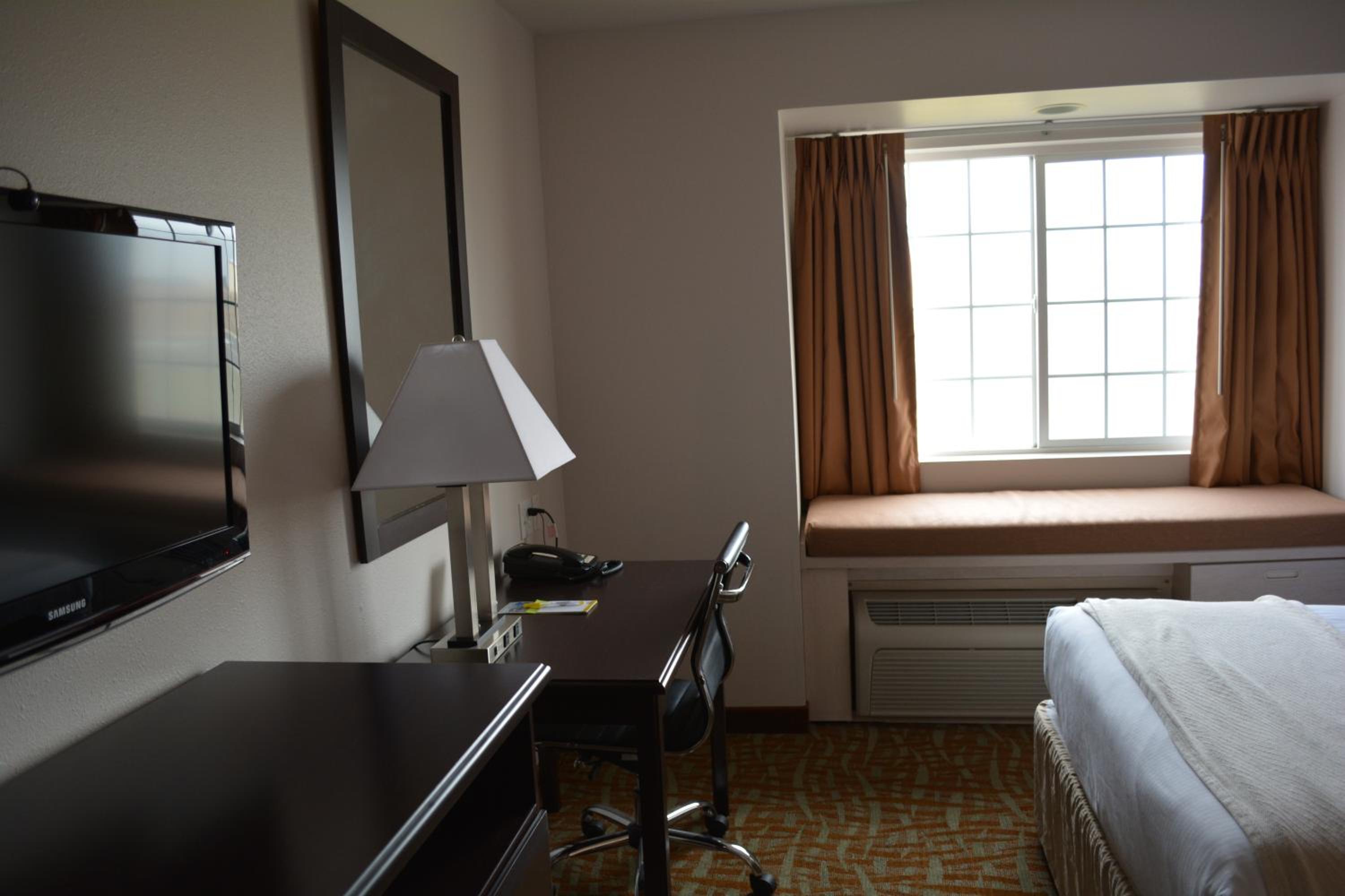 Queen Room - Disability Access/Non-Smoking - Photo 3