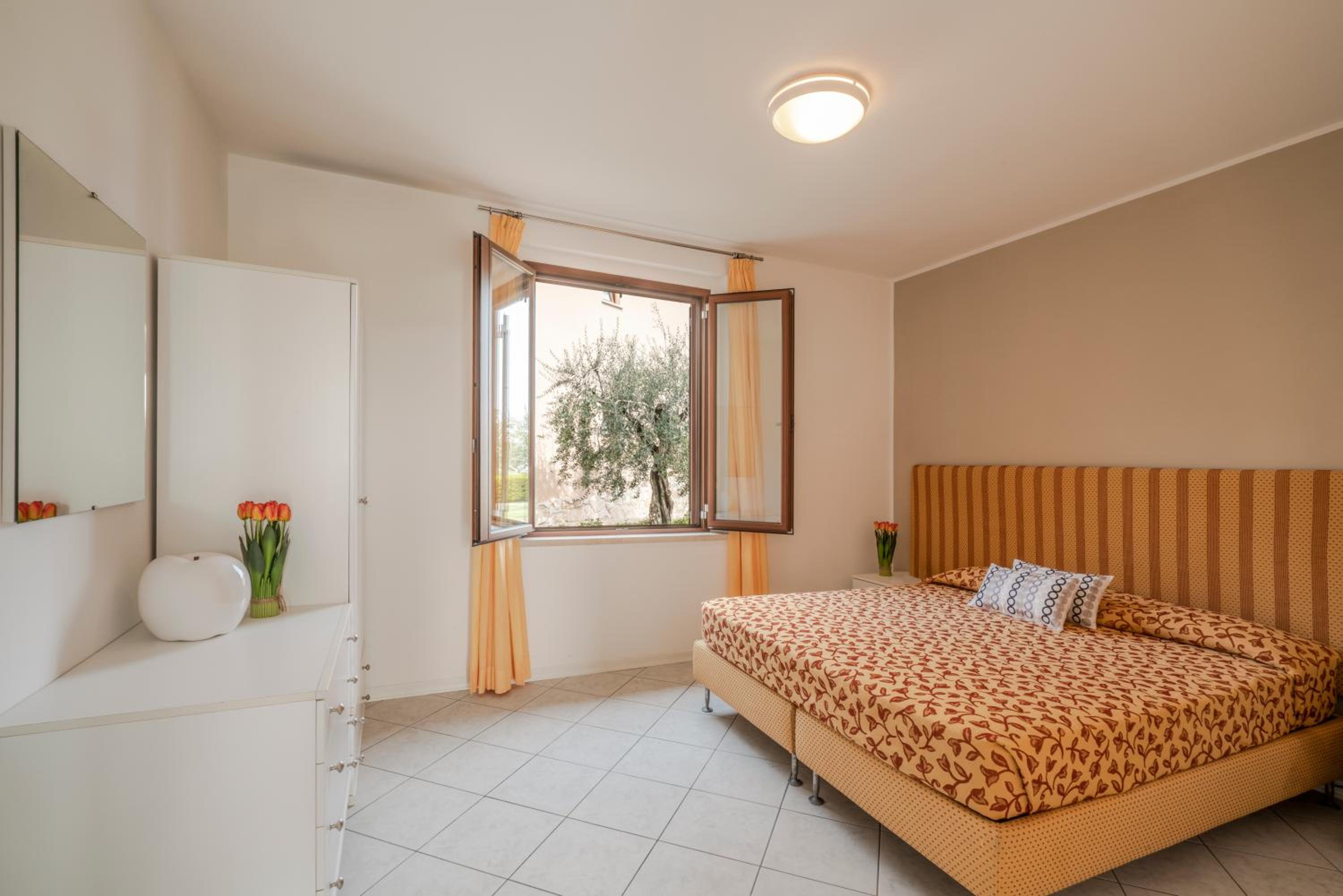 One-Bedroom Apartment (4 Adults) - Photo 1