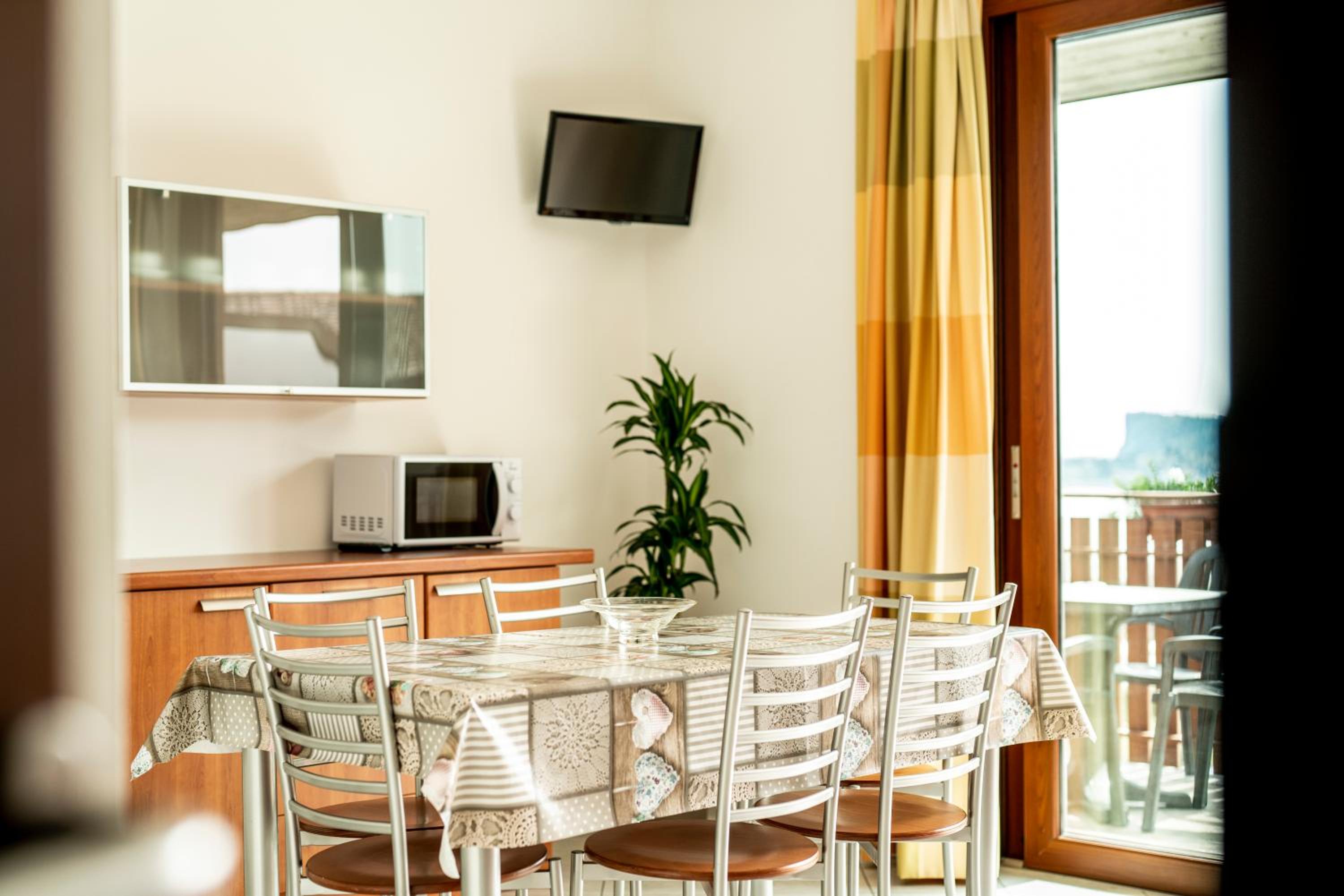 One-Bedroom Apartment (4 Adults) - Photo 15