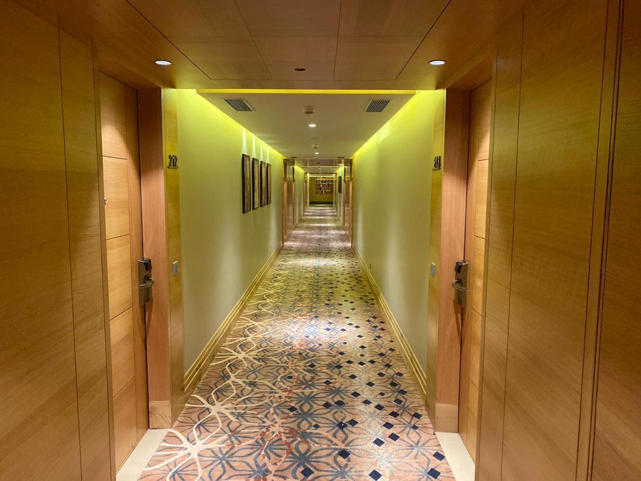 Deluxe King Room photo 1