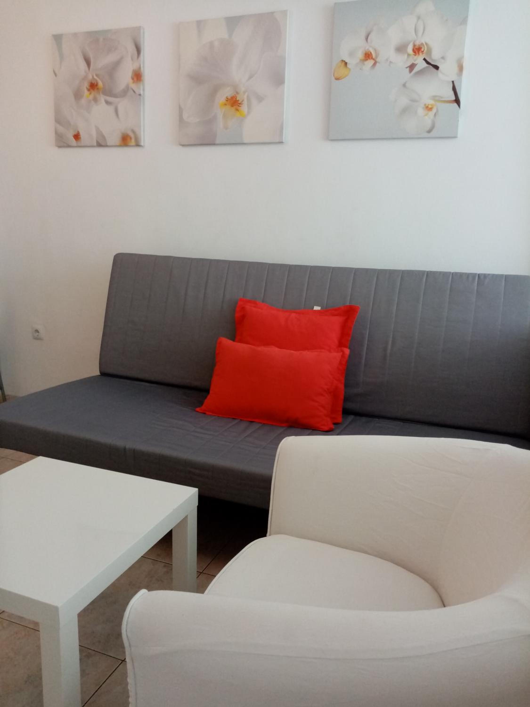 One-Bedroom Apartment - Photo 34