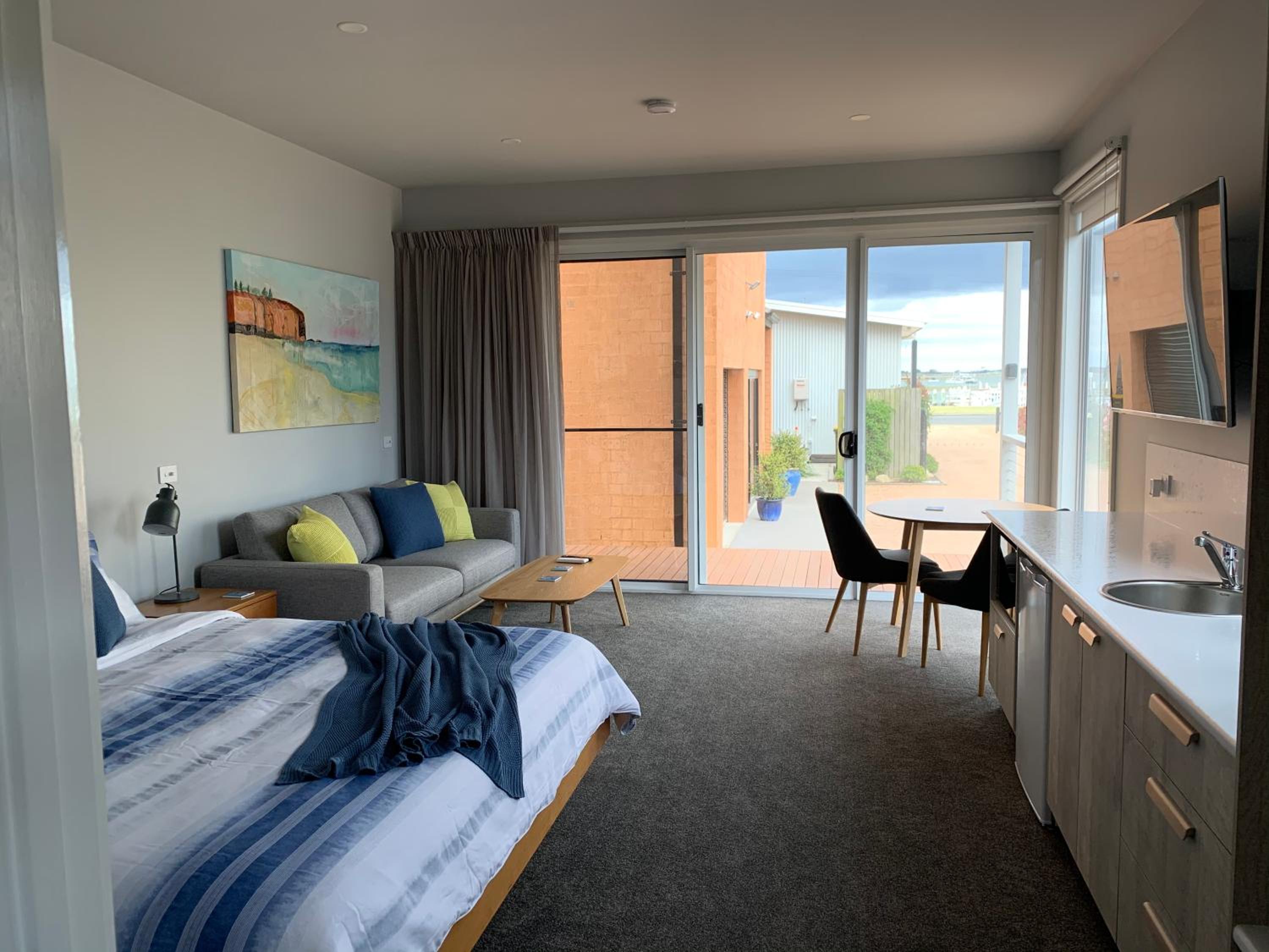 Studio with Harbor View - Photo 8