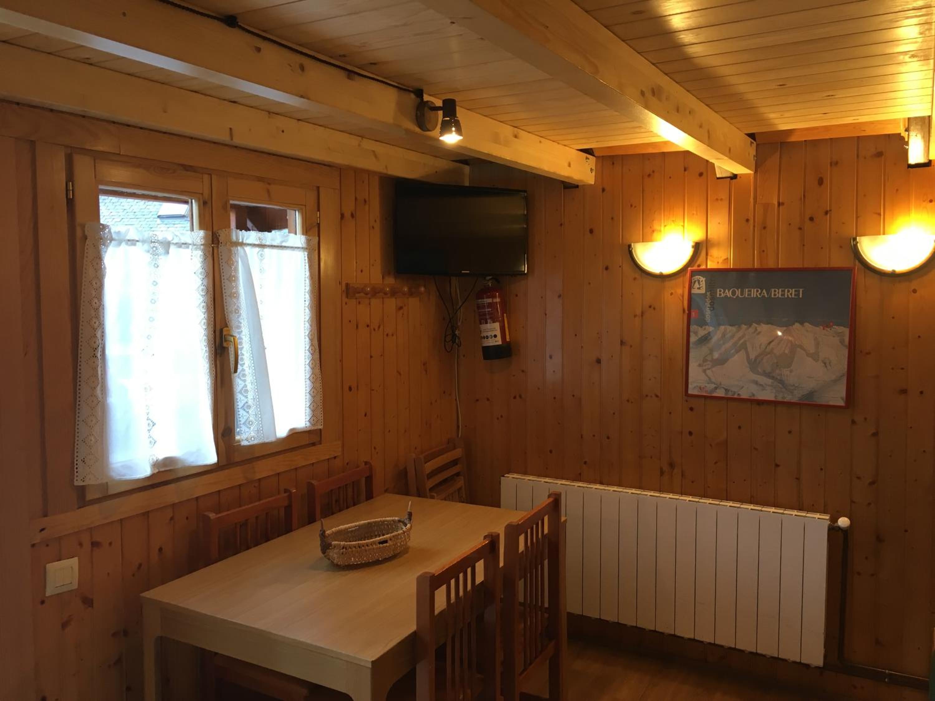 Two-Bedroom Bungalow (6 Adults) photo 2