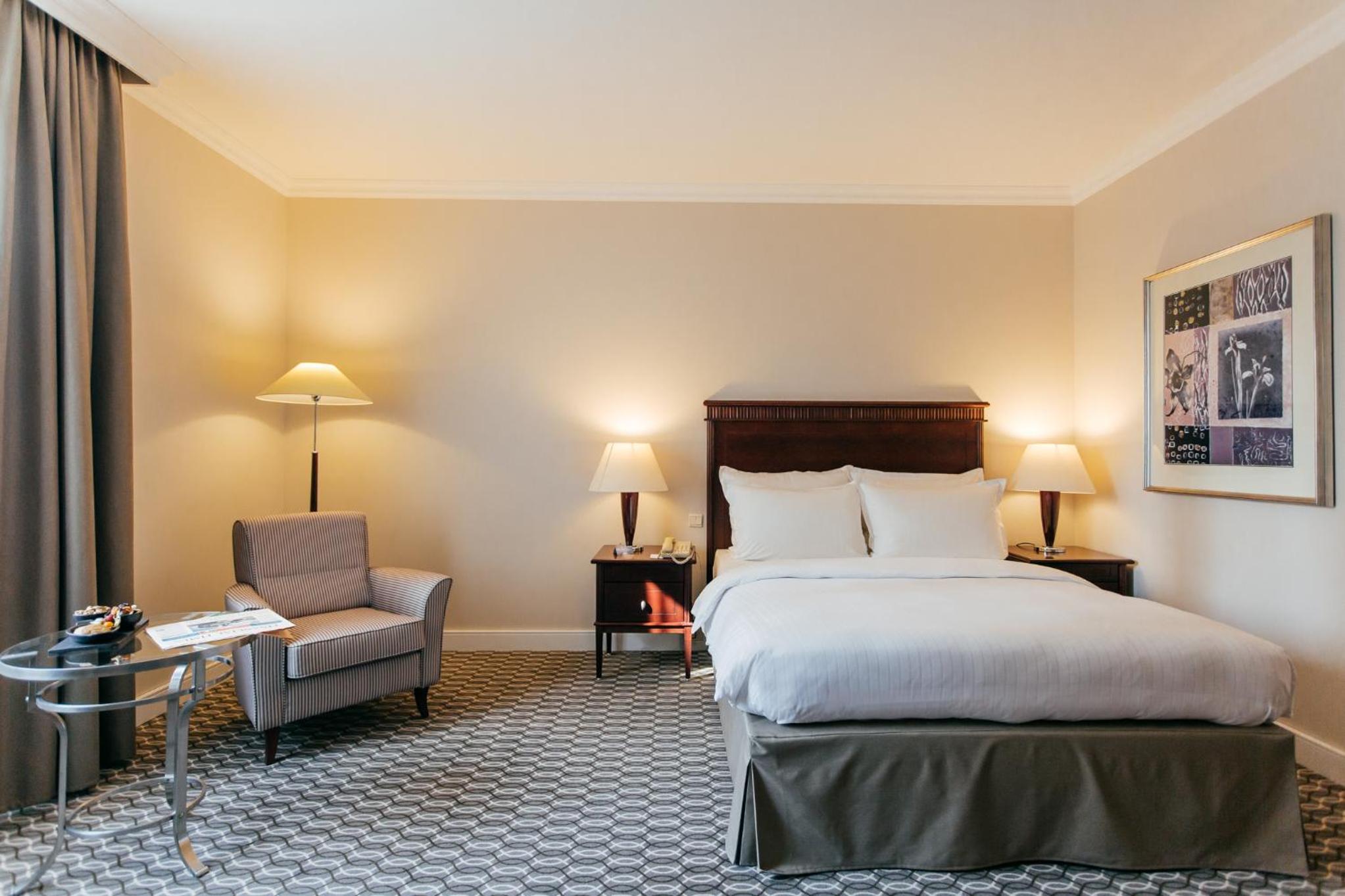 Superior Room with View - Photo 8