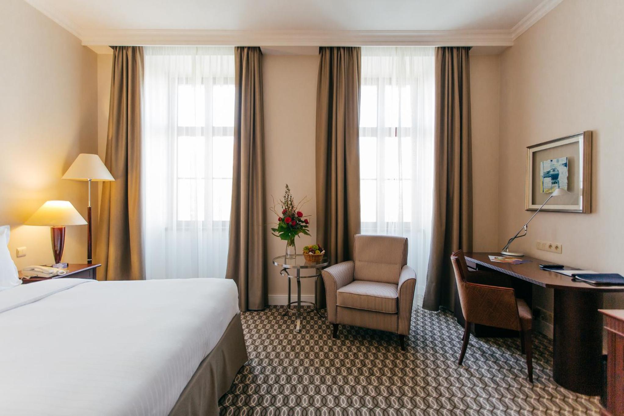 Premium Room with View - Photo 3