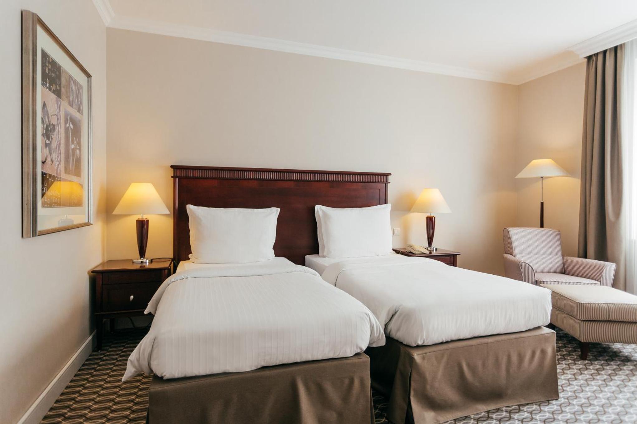 Superior Room with View - Photo 7